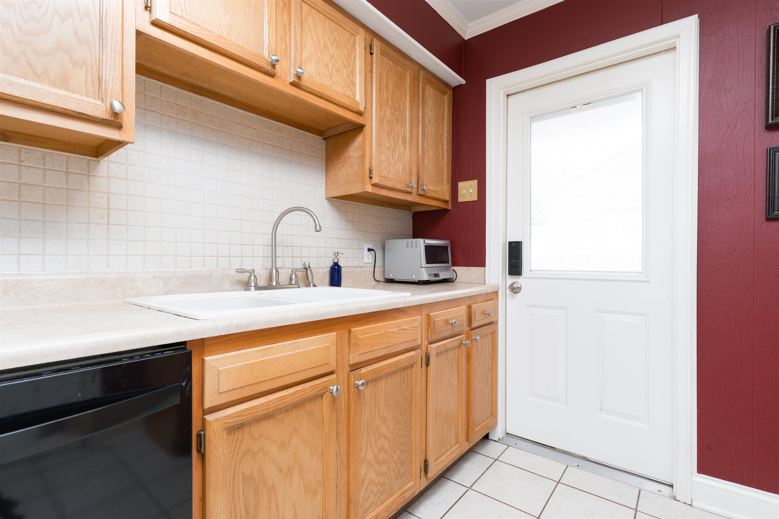 401 24th St, Owensboro, Kentucky 42303, 2 Bedrooms Bedrooms, ,1 BathroomBathrooms,Single Family Residence,For Sale,24th St,92126