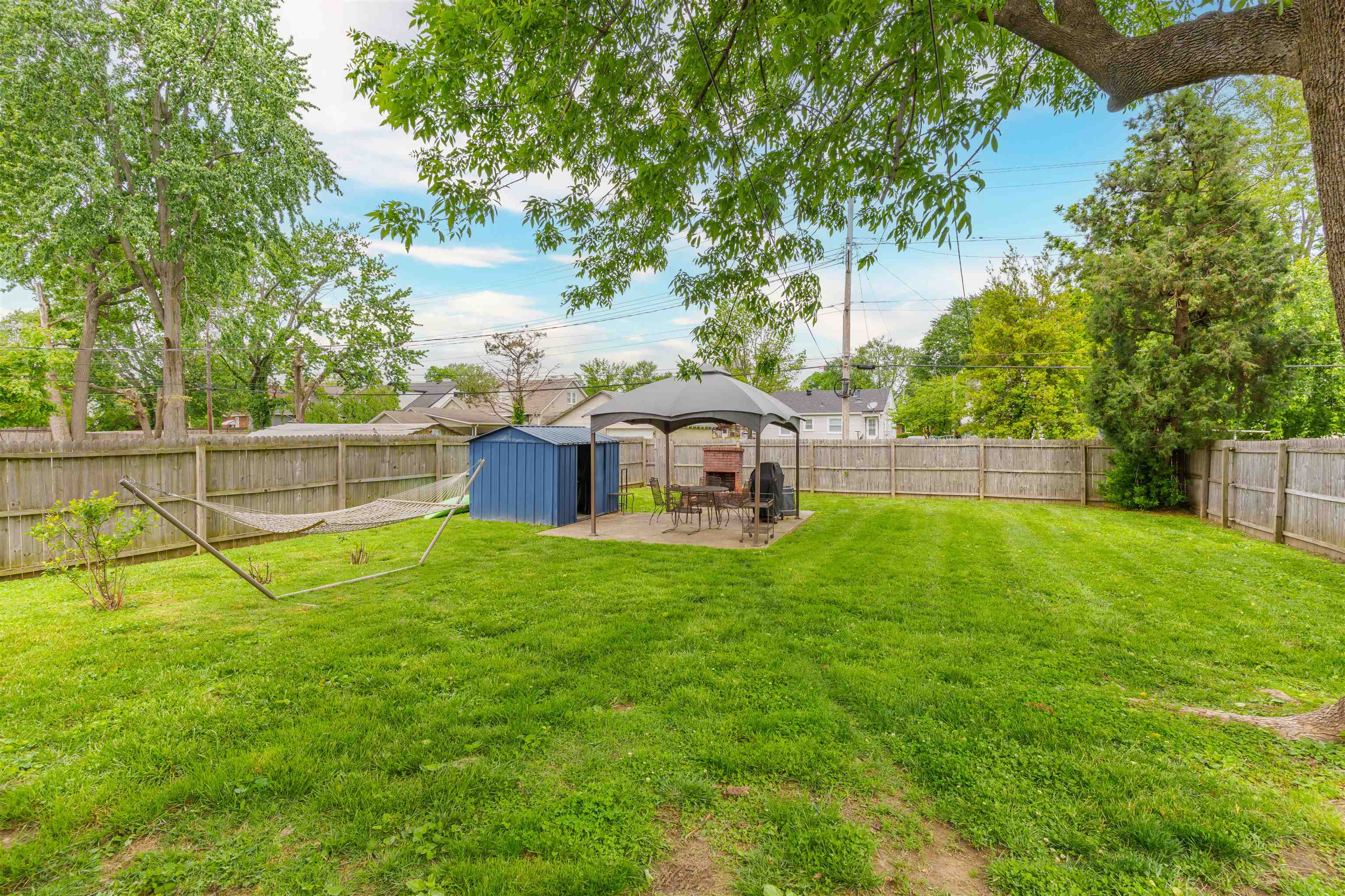401 24th St, Owensboro, Kentucky 42303, 2 Bedrooms Bedrooms, ,1 BathroomBathrooms,Single Family Residence,For Sale,24th St,92126