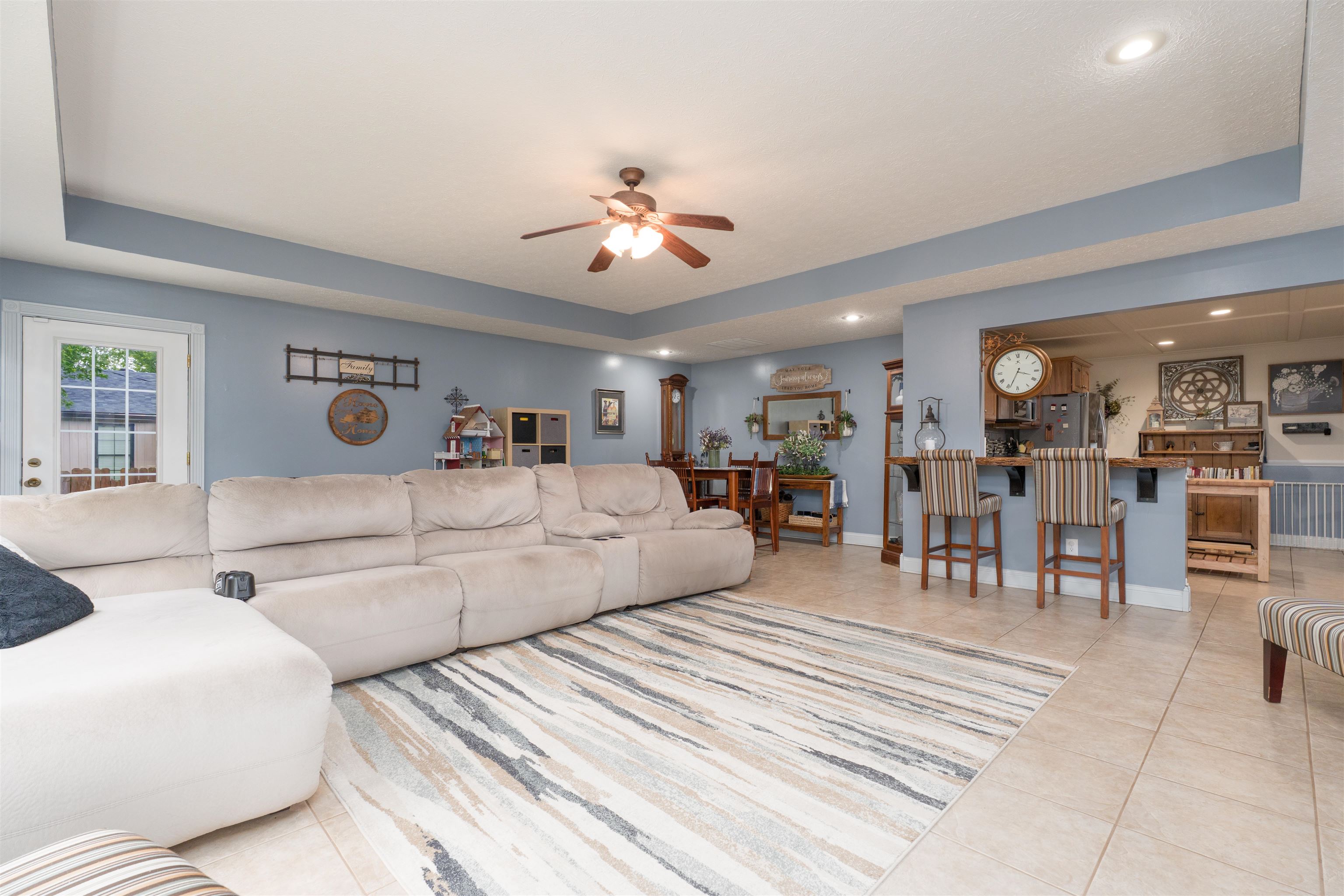 3221 Bittel Rd, Owensboro, Kentucky 42301, 4 Bedrooms Bedrooms, ,3 BathroomsBathrooms,Single Family Residence,For Sale,Bittel Rd,92127
