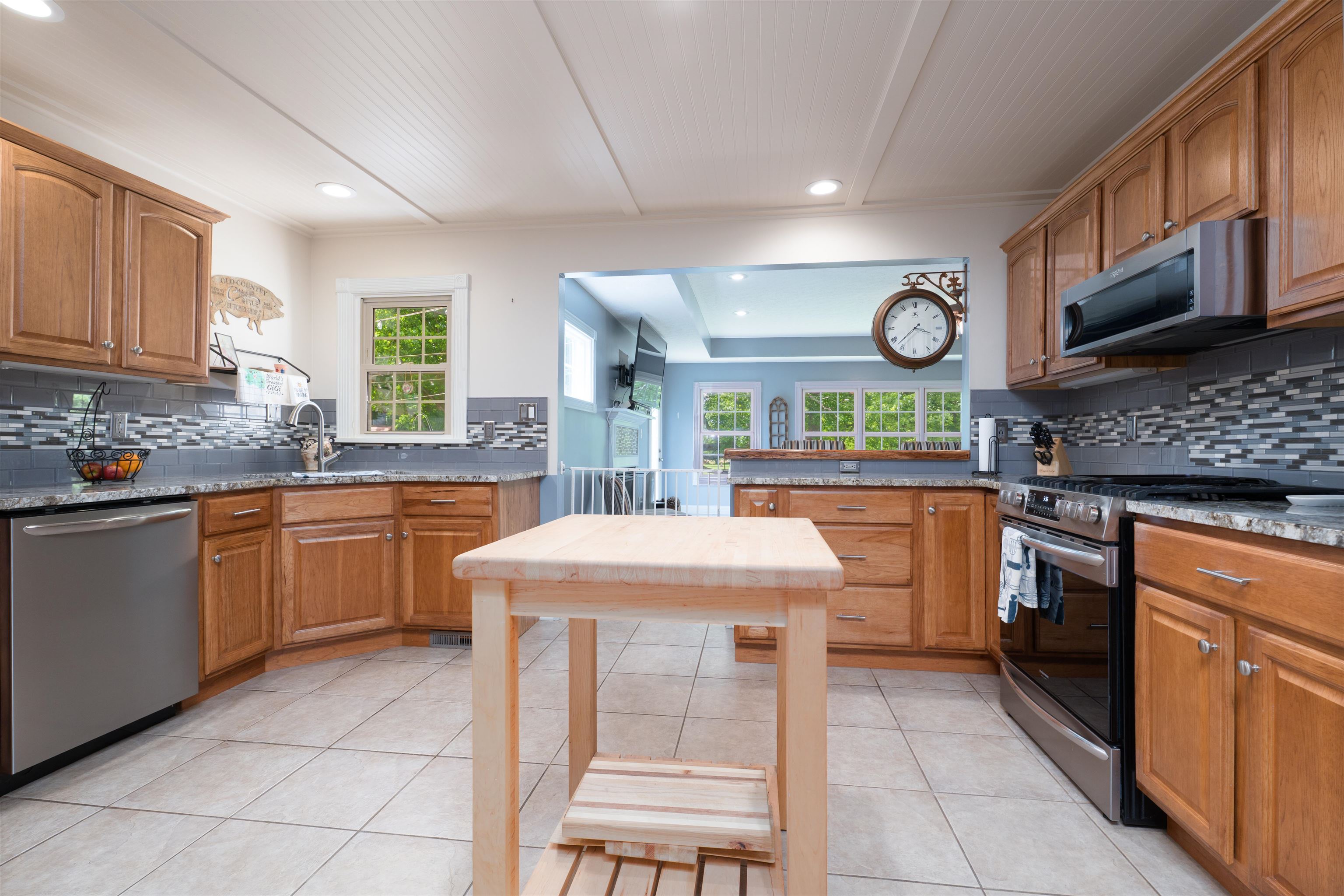 3221 Bittel Rd, Owensboro, Kentucky 42301, 4 Bedrooms Bedrooms, ,3 BathroomsBathrooms,Single Family Residence,For Sale,Bittel Rd,92127
