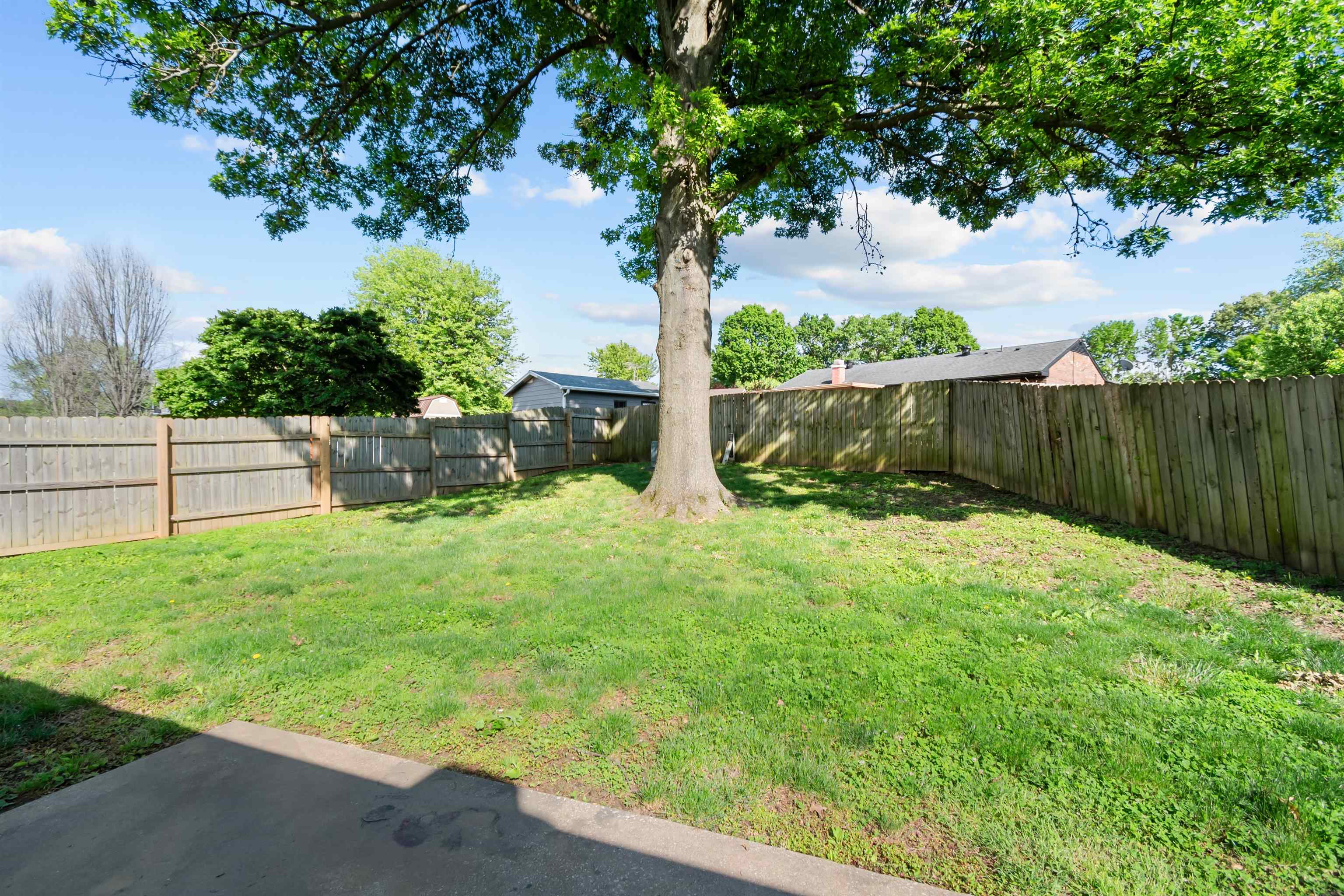 4101 Yewells Landing West, Owensboro, Kentucky 42303, 3 Bedrooms Bedrooms, ,2 BathroomsBathrooms,Single Family Residence,For Sale,Yewells Landing West,92132