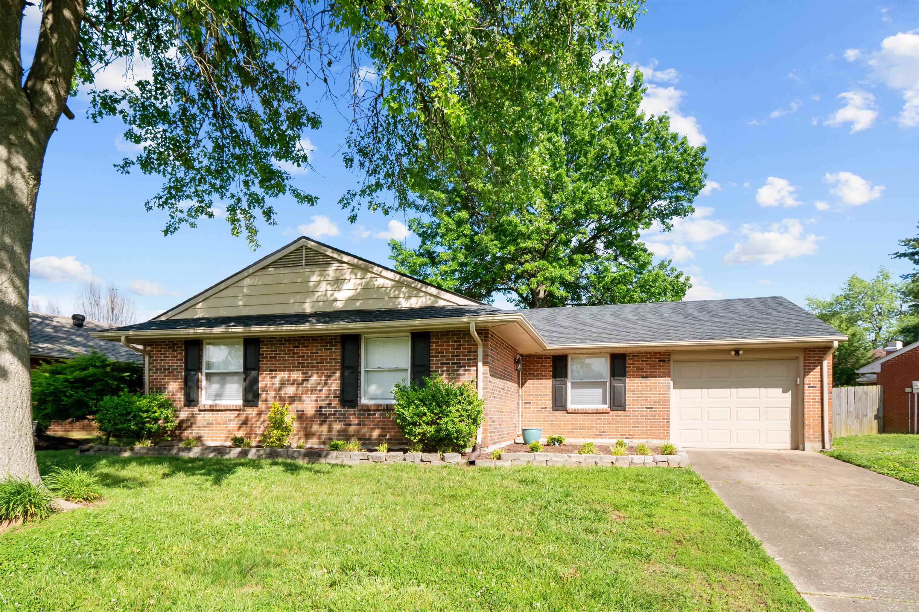 4101 Yewells Landing West, Owensboro, Kentucky 42303, 3 Bedrooms Bedrooms, ,2 BathroomsBathrooms,Single Family Residence,For Sale,Yewells Landing West,92132
