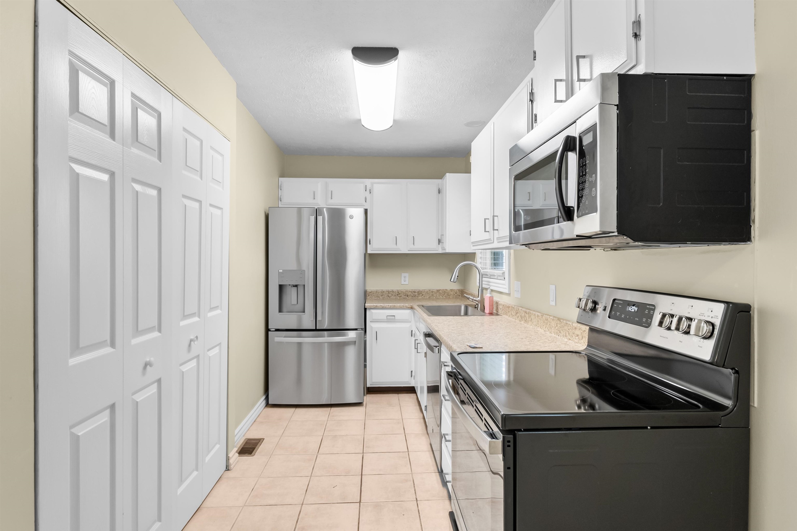 4101 Yewells Landing West, Owensboro, Kentucky 42303, 3 Bedrooms Bedrooms, ,2 BathroomsBathrooms,Single Family Residence,For Sale,Yewells Landing West,92132