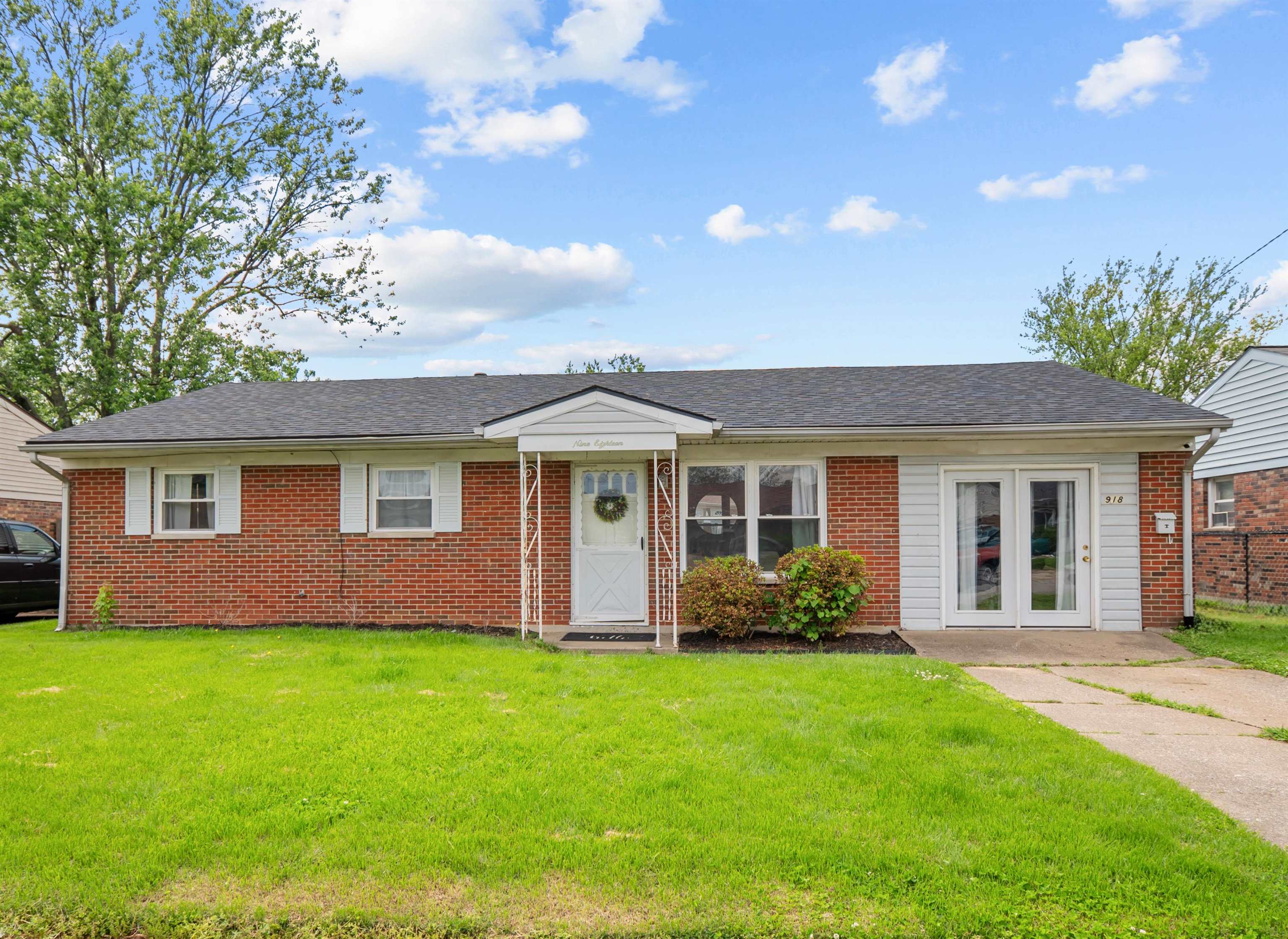 918 Gardenside Dr, Owensboro, Kentucky 42301-1623, 3 Bedrooms Bedrooms, ,1 BathroomBathrooms,Single Family Residence,For Sale,Gardenside Dr,92134