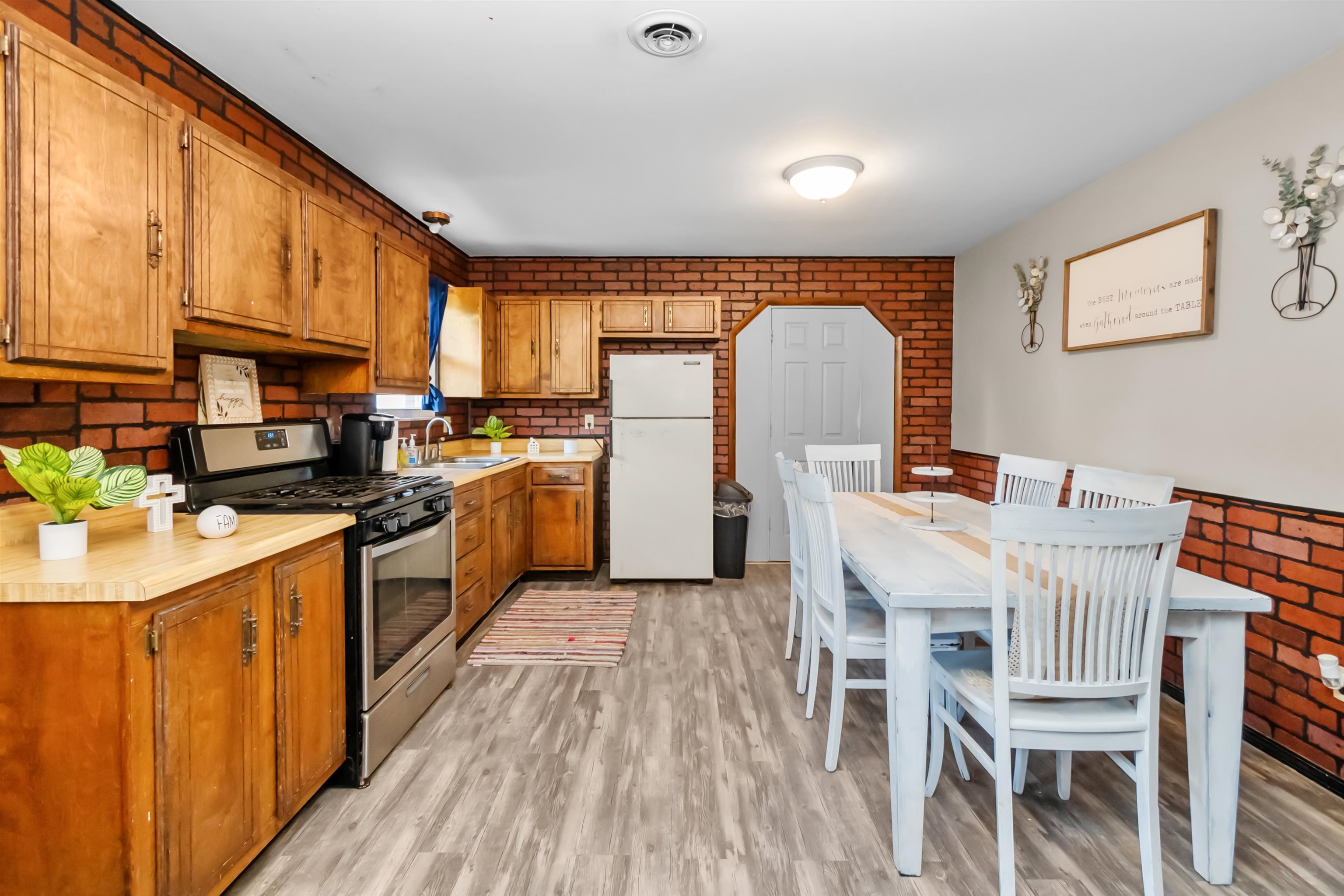 918 Gardenside Dr, Owensboro, Kentucky 42301-1623, 3 Bedrooms Bedrooms, ,1 BathroomBathrooms,Single Family Residence,For Sale,Gardenside Dr,92134