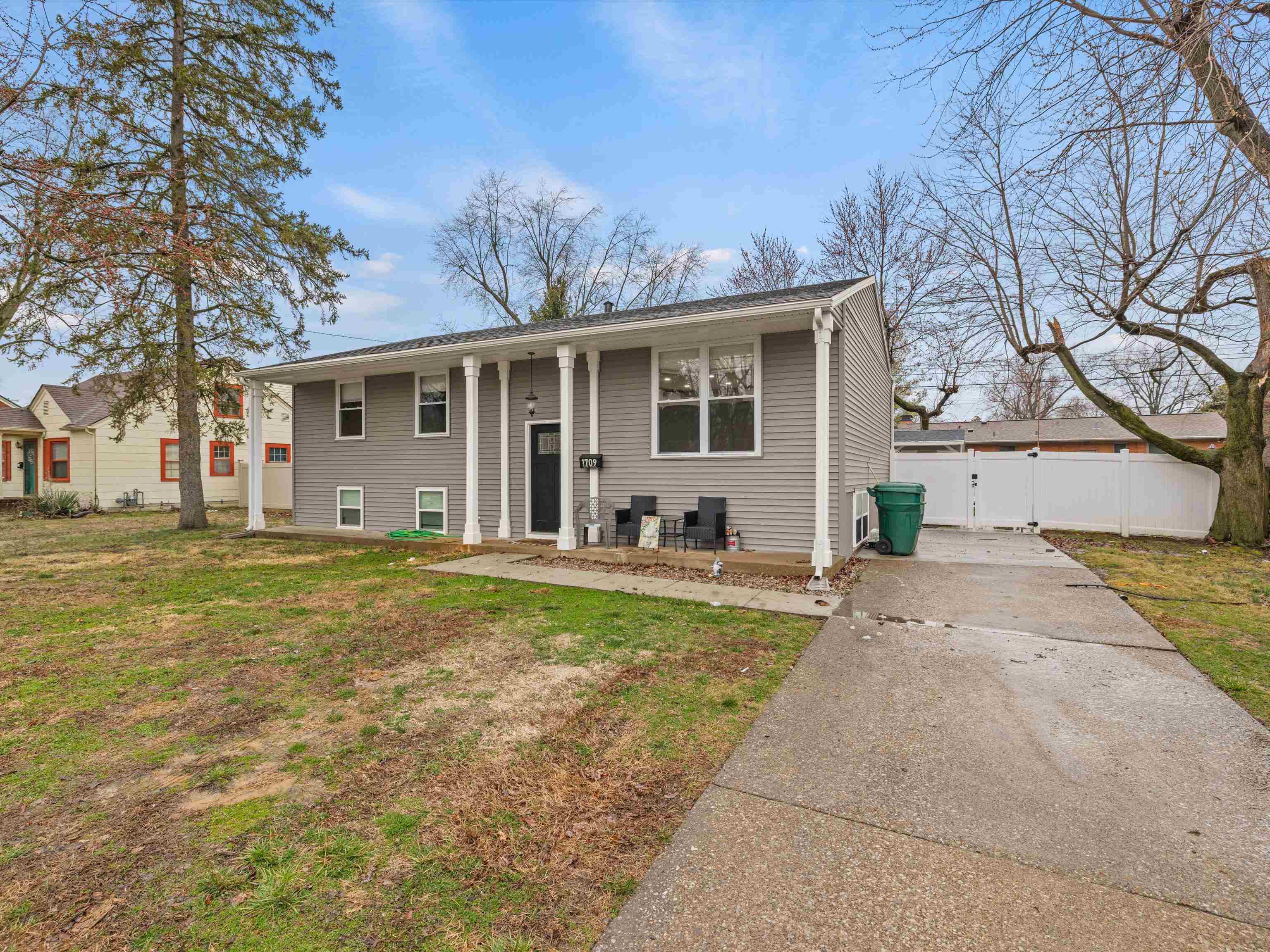 1709 Booth Ave., Owensboro, Kentucky 42301, 3 Bedrooms Bedrooms, ,1 BathroomBathrooms,Single Family Residence,For Sale,Booth Ave.,92138