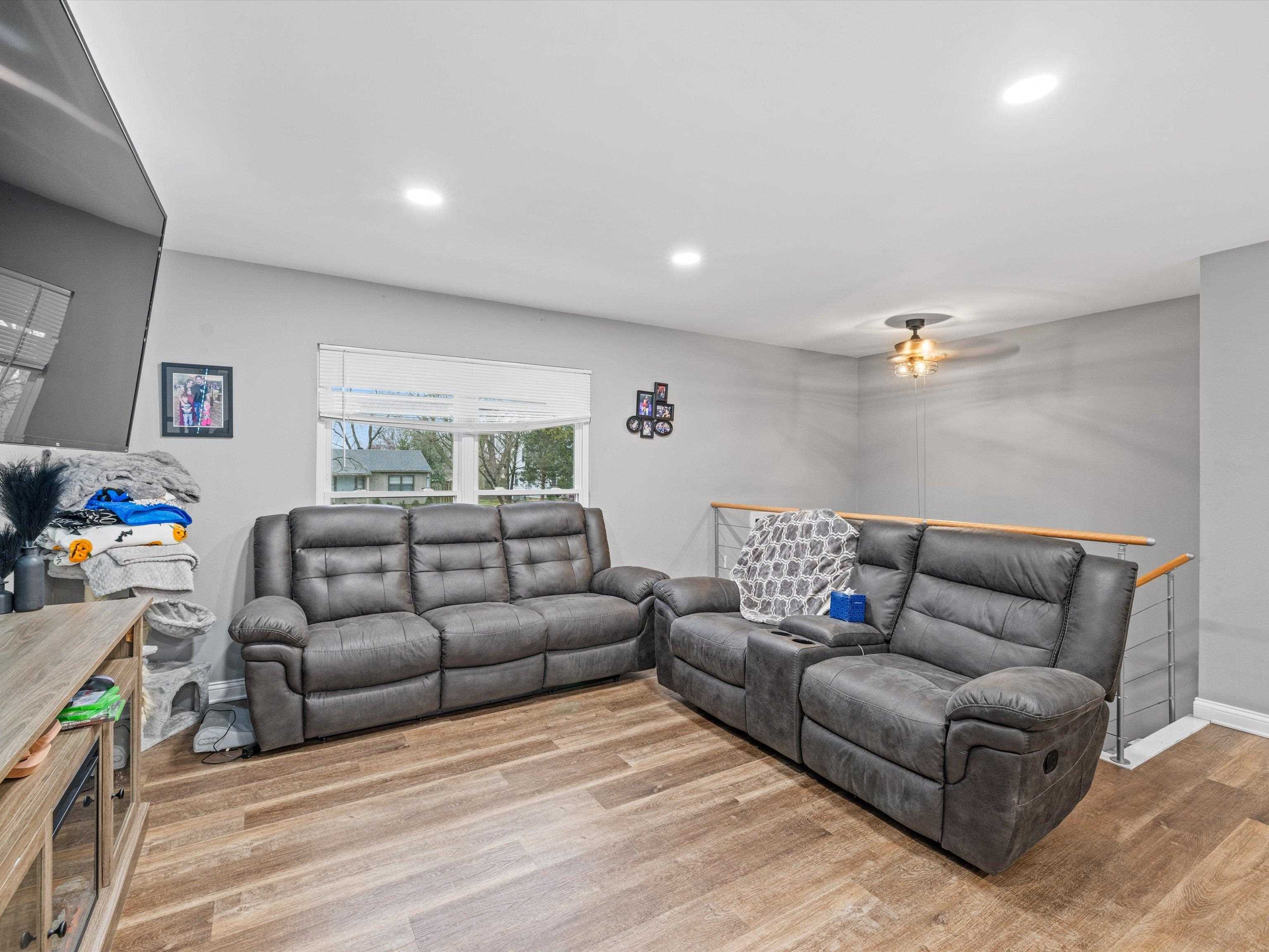1709 Booth Ave., Owensboro, Kentucky 42301, 3 Bedrooms Bedrooms, ,1 BathroomBathrooms,Single Family Residence,For Sale,Booth Ave.,92138