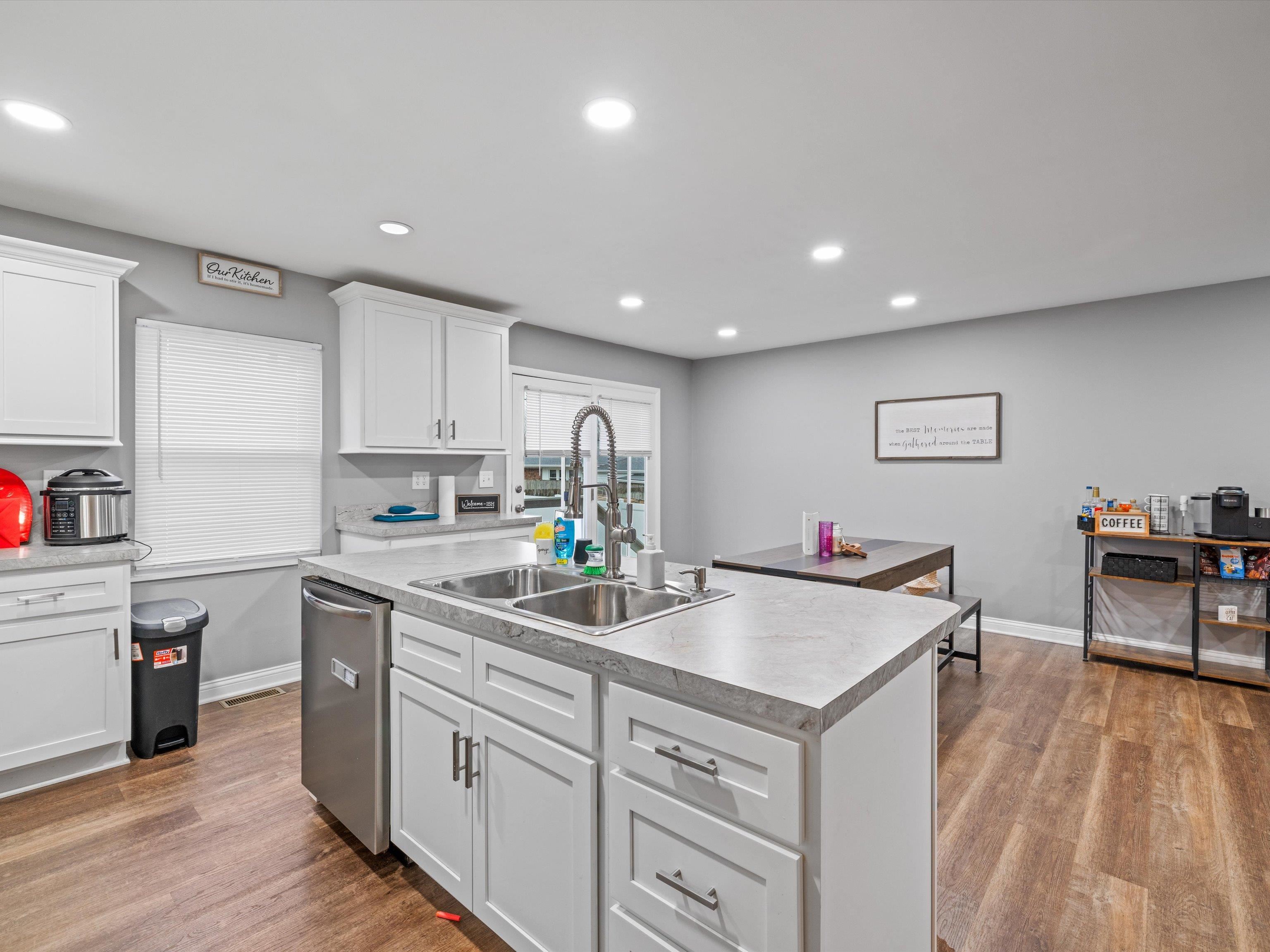 1709 Booth Ave., Owensboro, Kentucky 42301, 3 Bedrooms Bedrooms, ,1 BathroomBathrooms,Single Family Residence,For Sale,Booth Ave.,92138