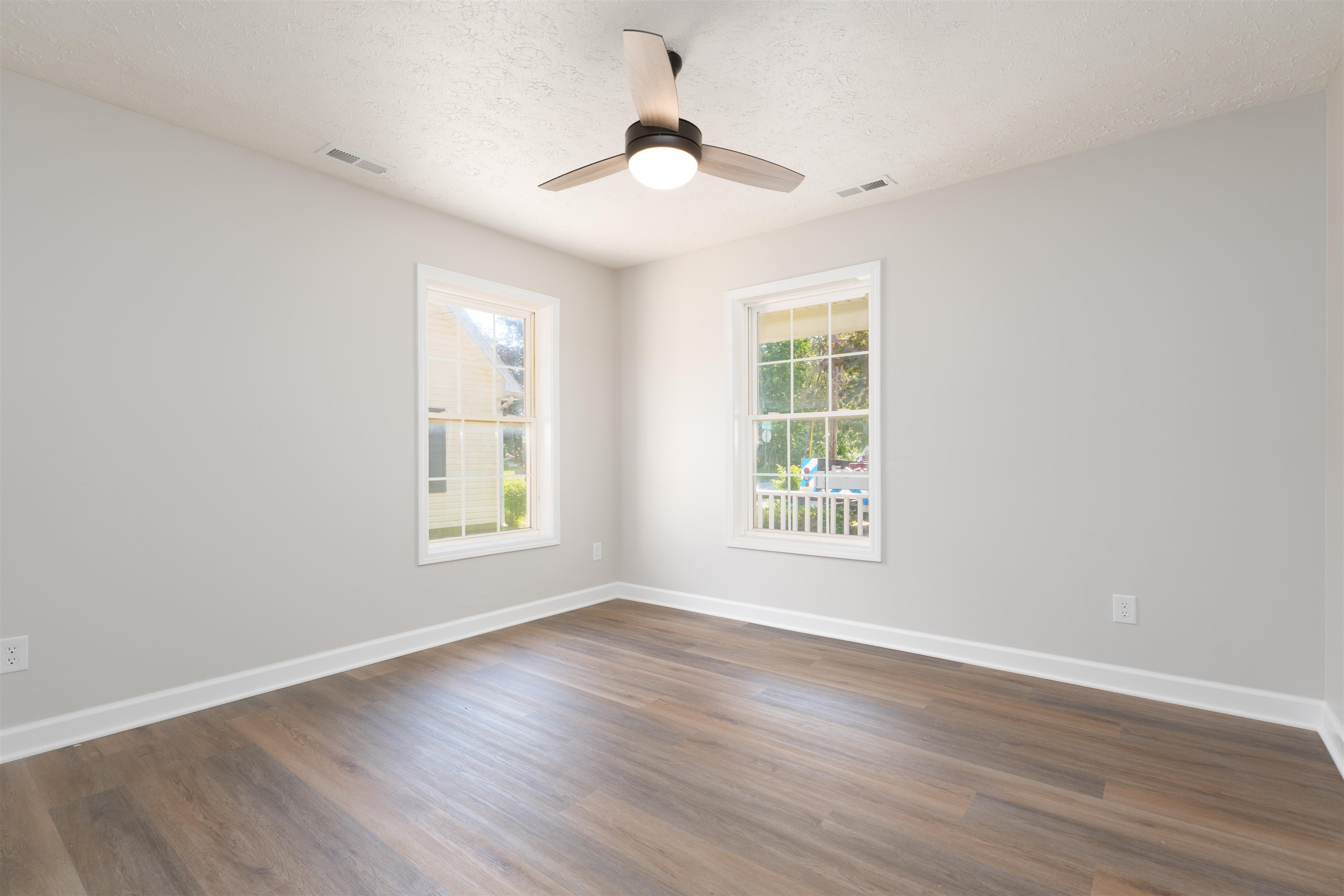15 River Rd, Owensboro, Kentucky 42301, 3 Bedrooms Bedrooms, ,2 BathroomsBathrooms,Single Family Residence,For Sale,River Rd,92140