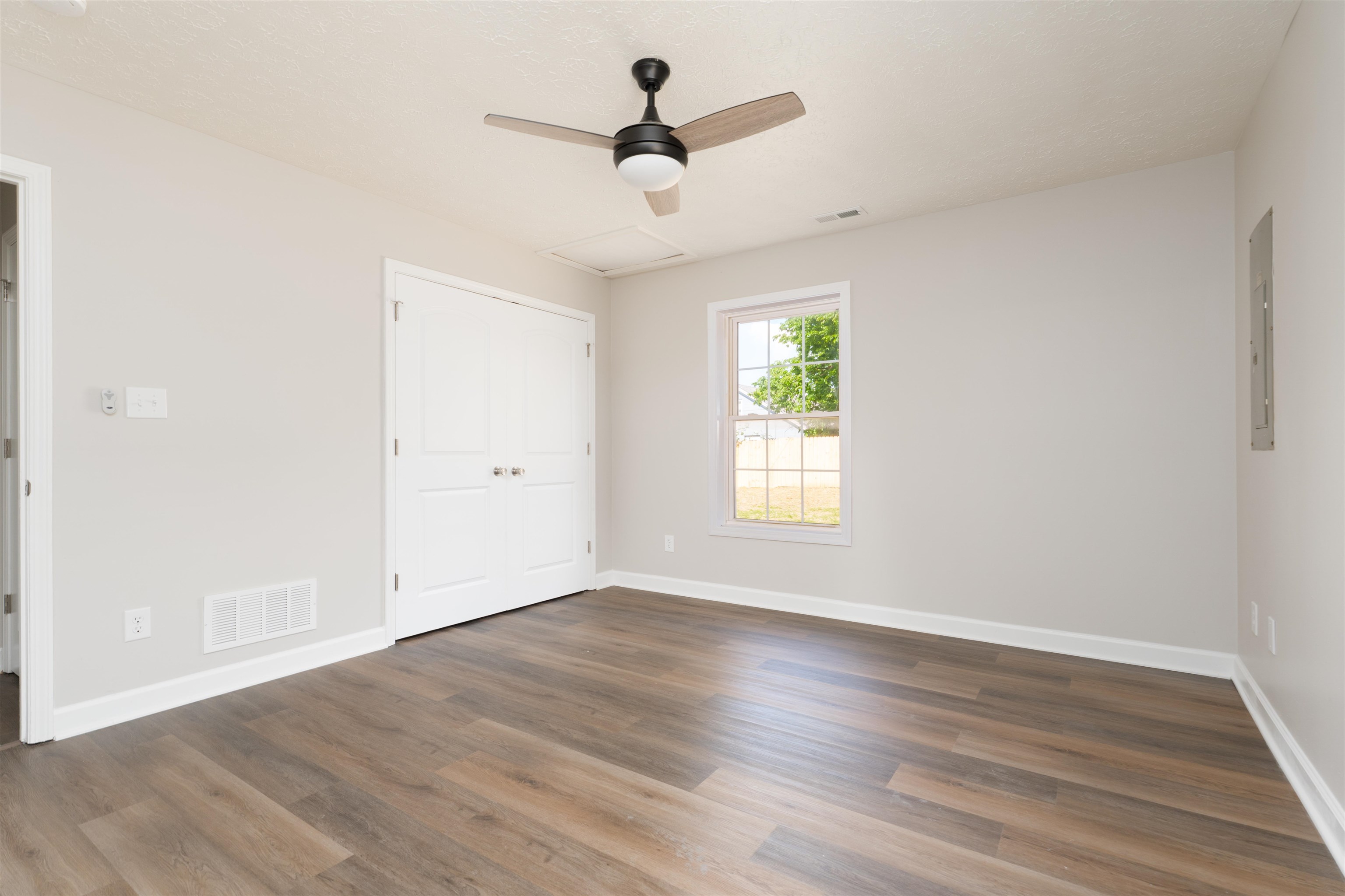 15 River Rd, Owensboro, Kentucky 42301, 3 Bedrooms Bedrooms, ,2 BathroomsBathrooms,Single Family Residence,For Sale,River Rd,92140