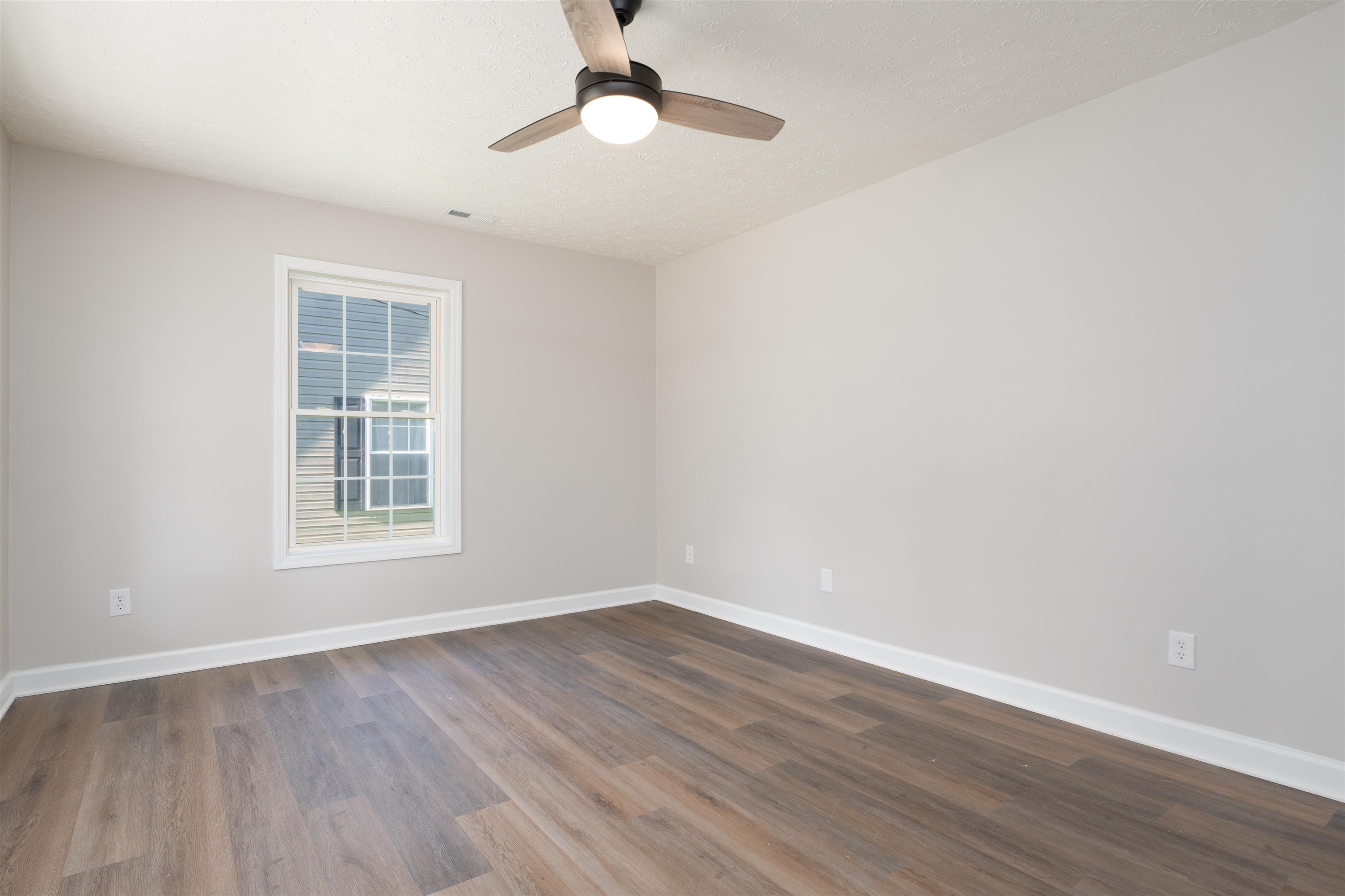 15 River Rd, Owensboro, Kentucky 42301, 3 Bedrooms Bedrooms, ,2 BathroomsBathrooms,Single Family Residence,For Sale,River Rd,92140