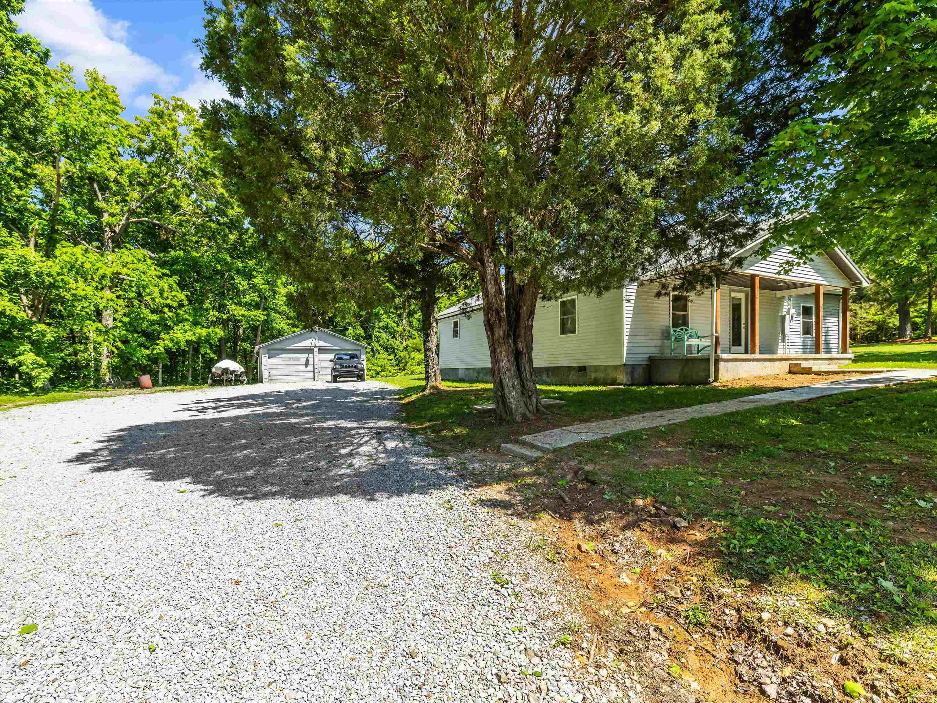 2138 State Route 189 South, Greenville, Kentucky 42345, 2 Bedrooms Bedrooms, ,2 BathroomsBathrooms,Single Family Residence,For Sale,State Route 189 South,92142
