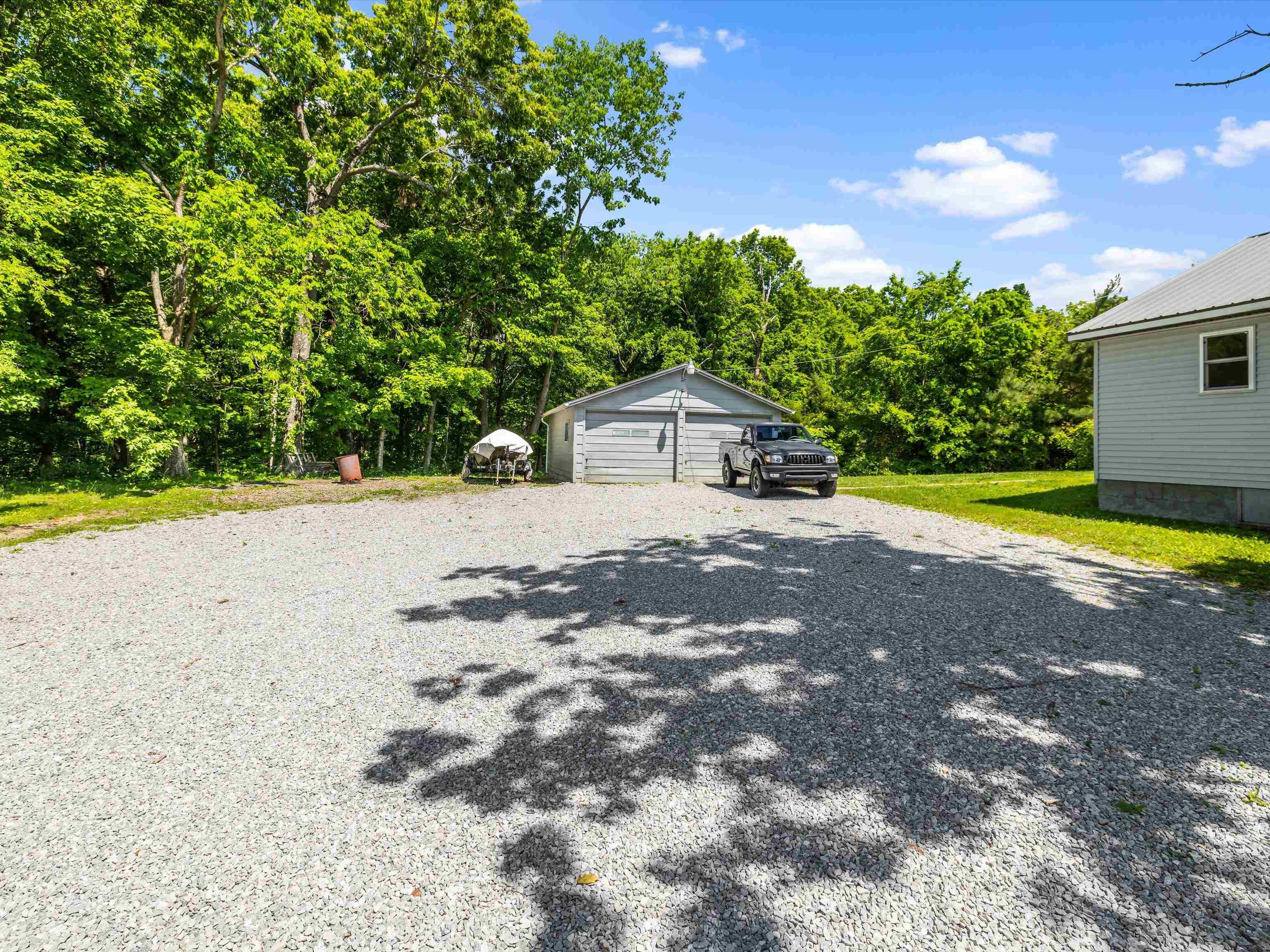 2138 State Route 189 South, Greenville, Kentucky 42345, 2 Bedrooms Bedrooms, ,2 BathroomsBathrooms,Single Family Residence,For Sale,State Route 189 South,92142