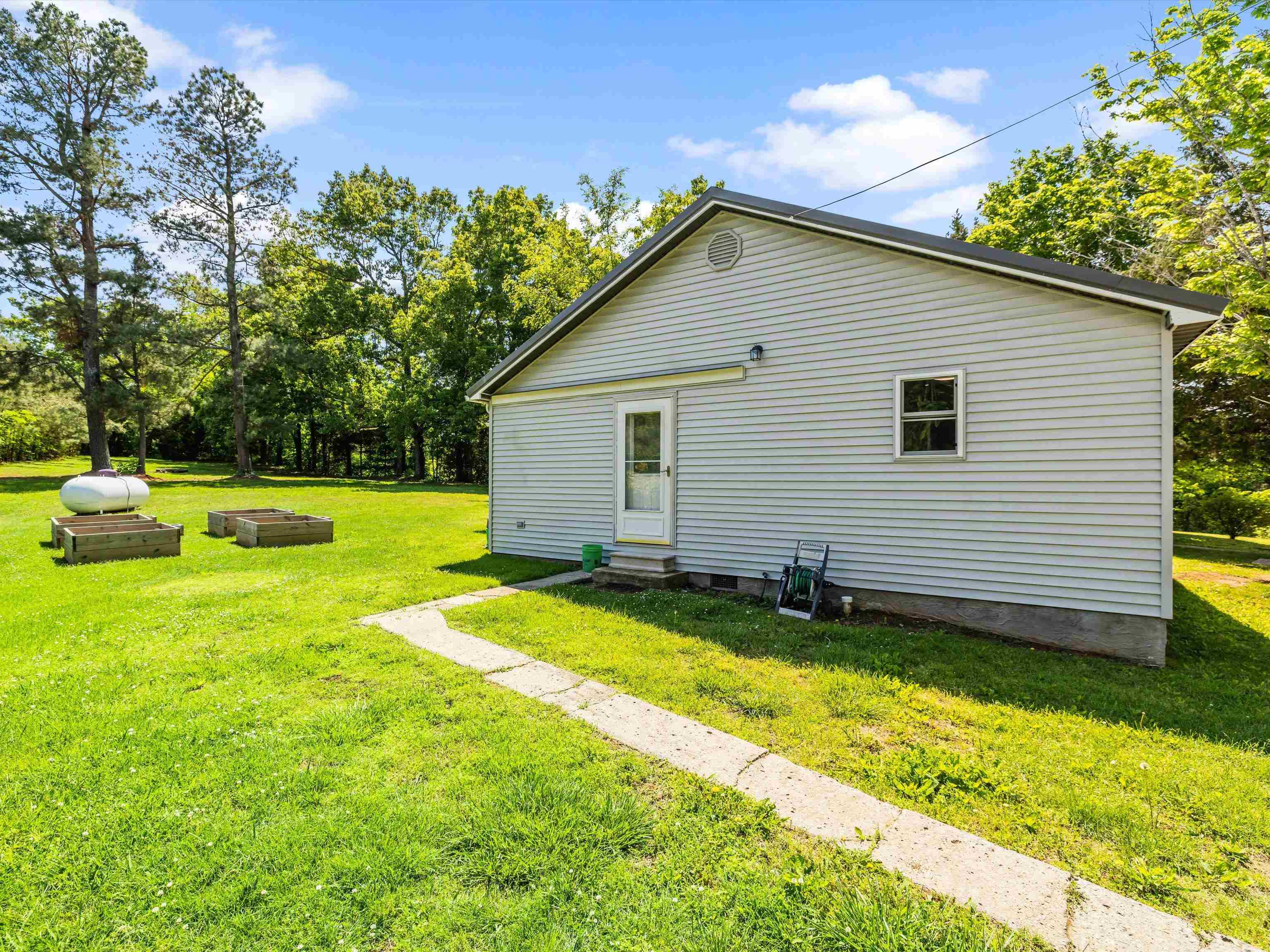 2138 State Route 189 South, Greenville, Kentucky 42345, 2 Bedrooms Bedrooms, ,2 BathroomsBathrooms,Single Family Residence,For Sale,State Route 189 South,92142