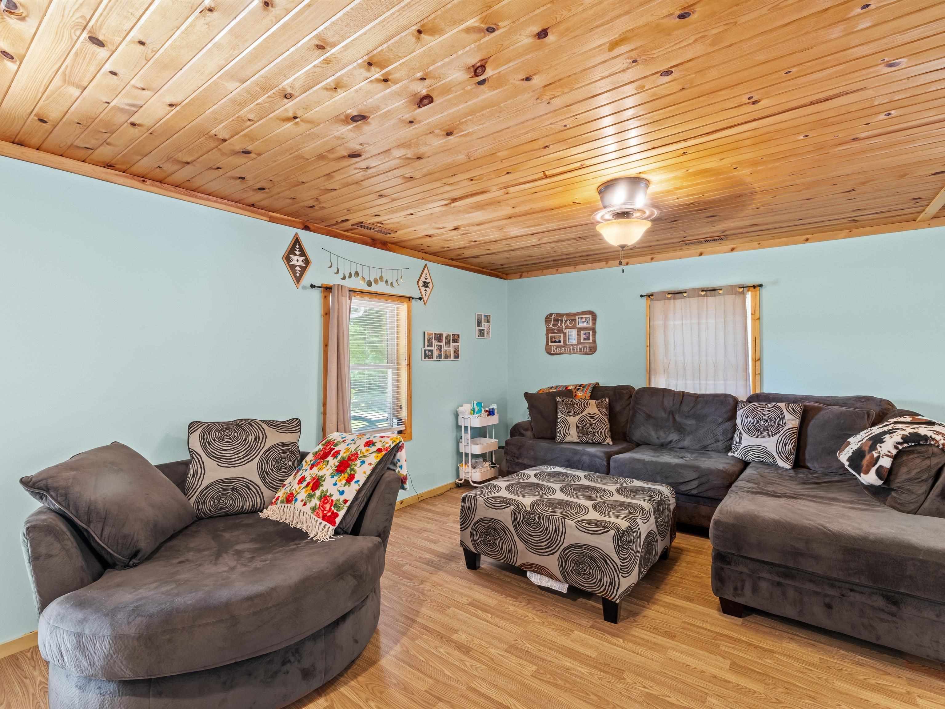 2138 State Route 189 South, Greenville, Kentucky 42345, 2 Bedrooms Bedrooms, ,2 BathroomsBathrooms,Single Family Residence,For Sale,State Route 189 South,92142