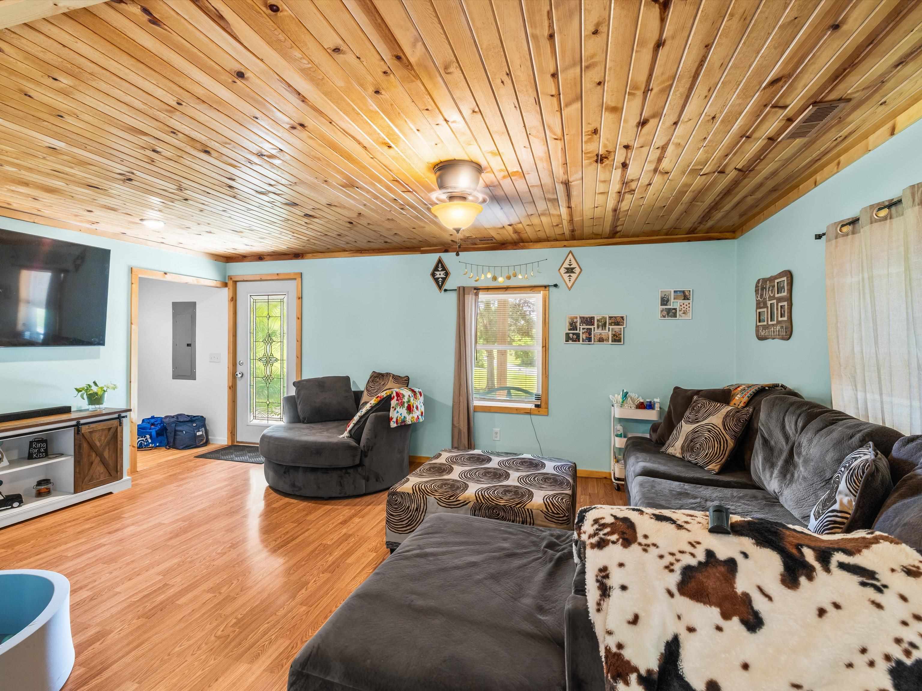 2138 State Route 189 South, Greenville, Kentucky 42345, 2 Bedrooms Bedrooms, ,2 BathroomsBathrooms,Single Family Residence,For Sale,State Route 189 South,92142