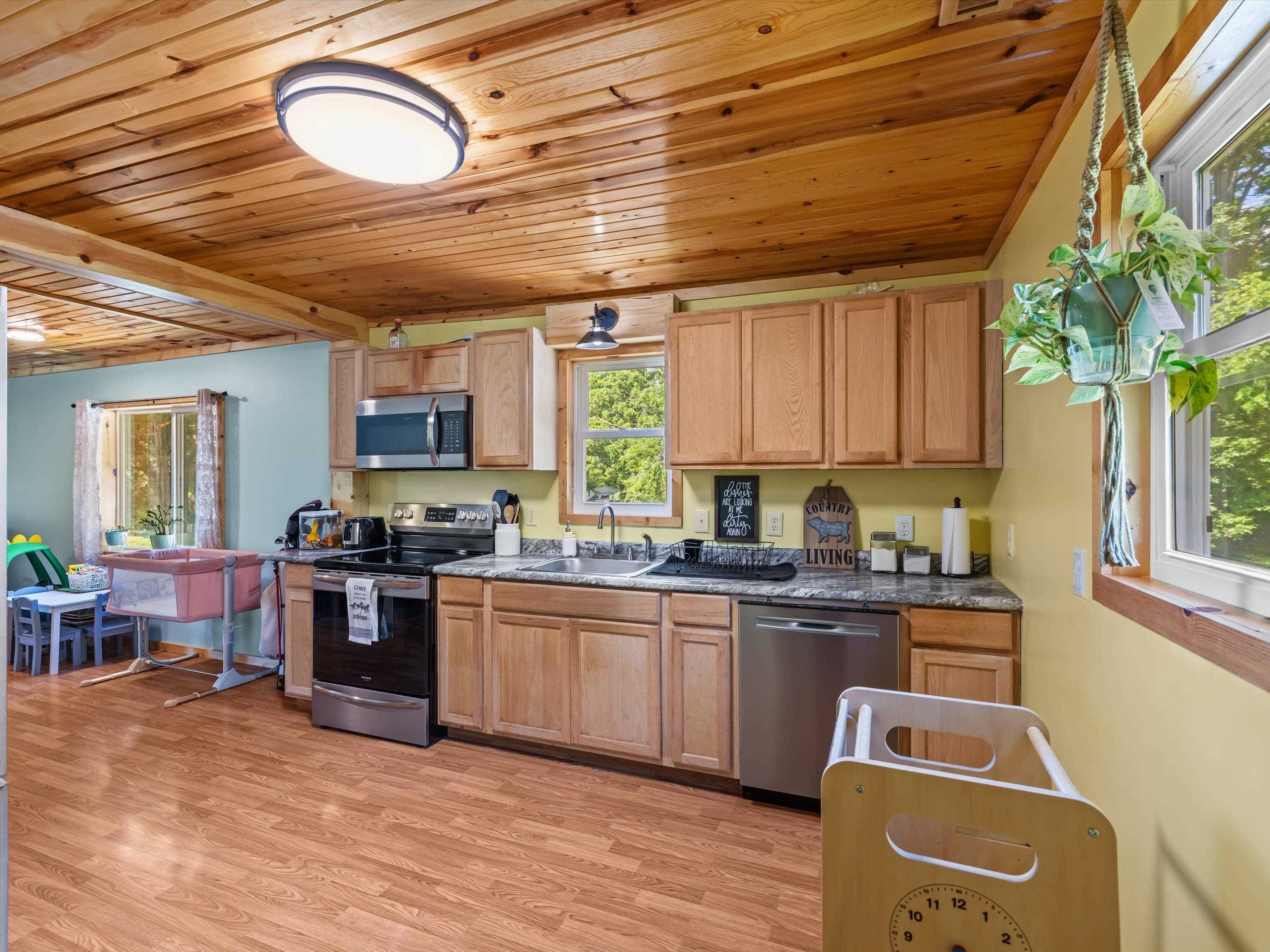 2138 State Route 189 South, Greenville, Kentucky 42345, 2 Bedrooms Bedrooms, ,2 BathroomsBathrooms,Single Family Residence,For Sale,State Route 189 South,92142