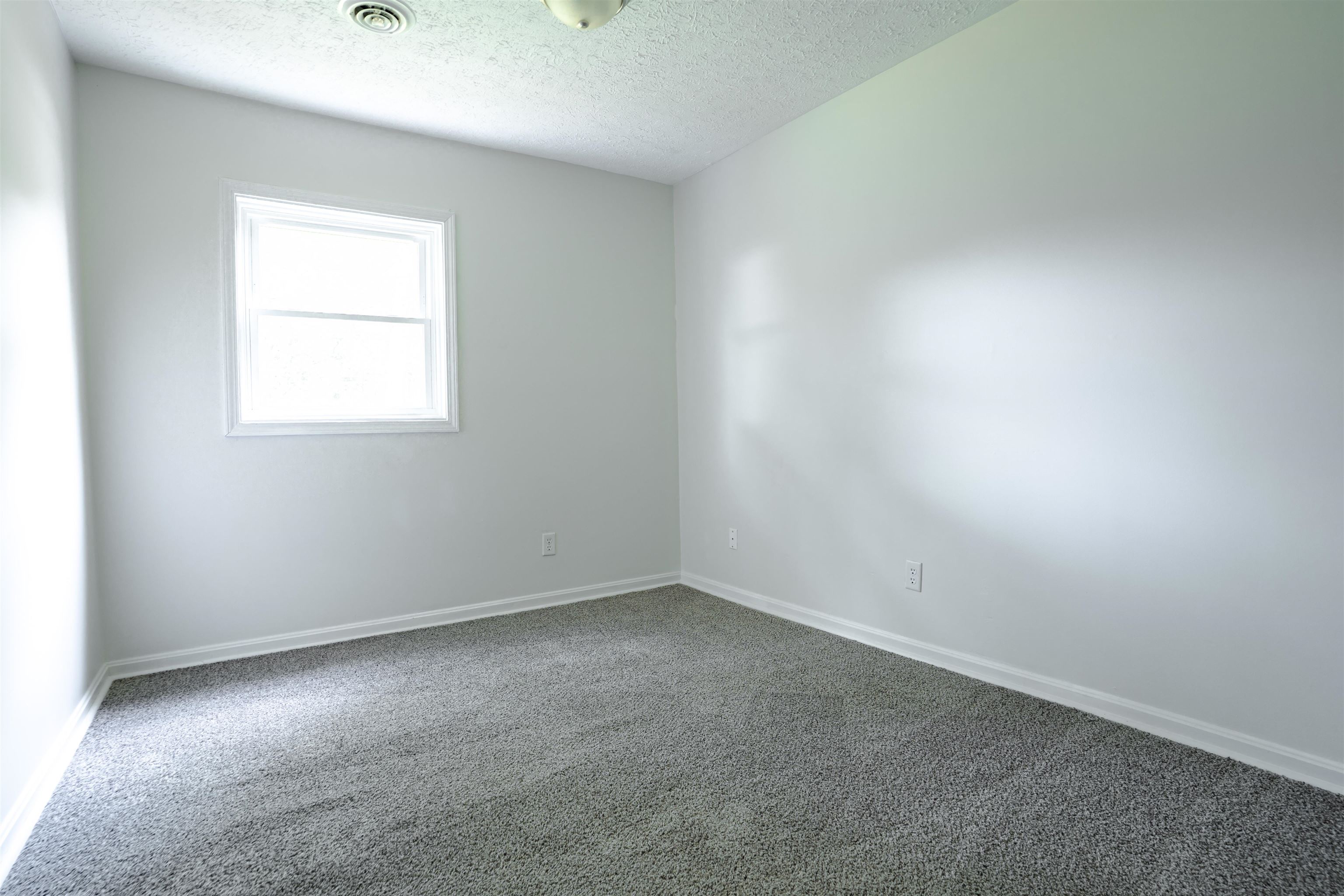 2130 Bradford Ct., Owensboro, Kentucky 42301, 4 Bedrooms Bedrooms, ,1 BathroomBathrooms,Single Family Residence,For Sale,Bradford Ct.,92143