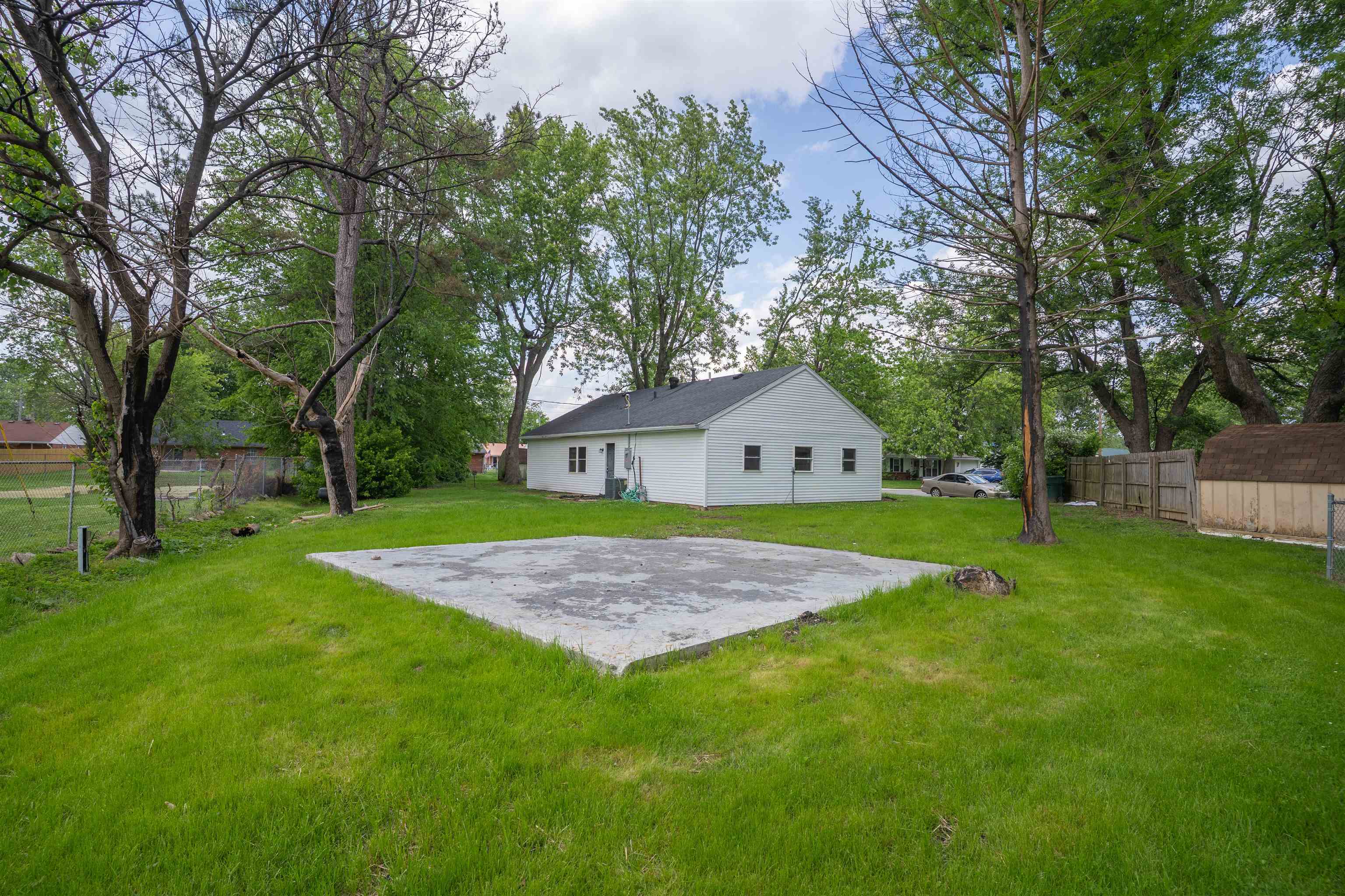 2130 Bradford Ct., Owensboro, Kentucky 42301, 4 Bedrooms Bedrooms, ,1 BathroomBathrooms,Single Family Residence,For Sale,Bradford Ct.,92143
