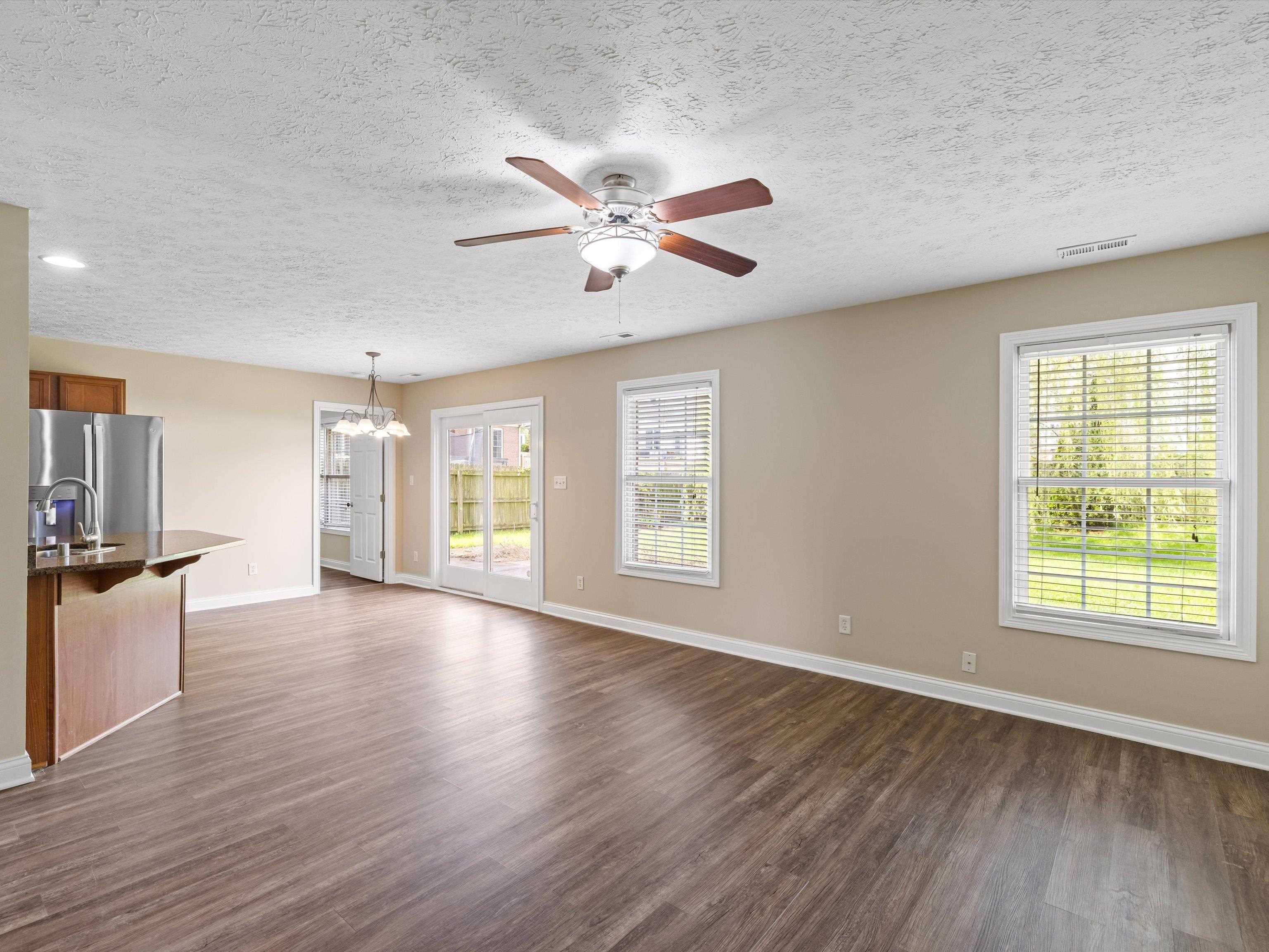 Owensboro, Kentucky 42303, 4 Bedrooms Bedrooms, ,2 BathroomsBathrooms,Single Family Residence,For Sale,92144