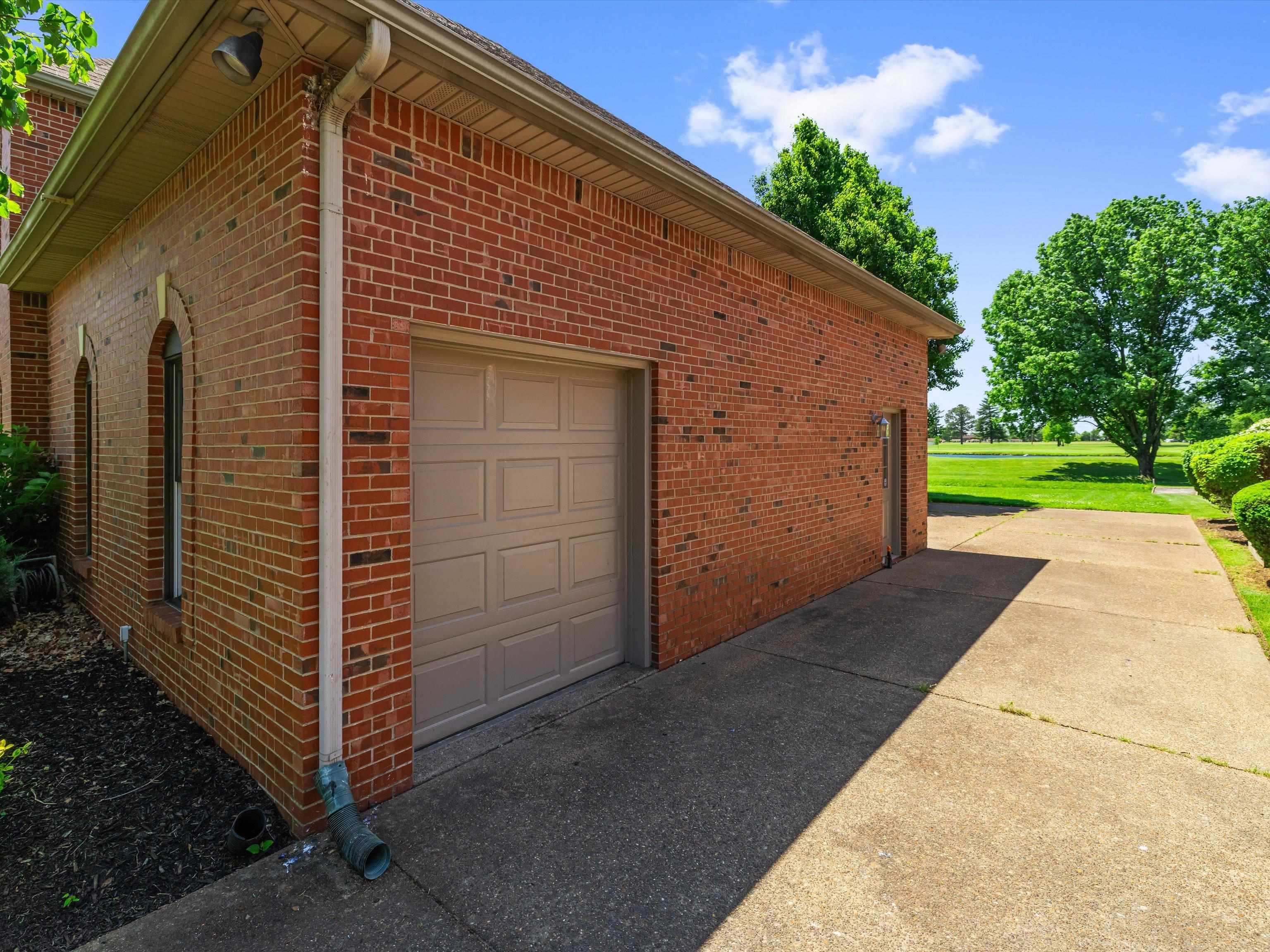 744 Alexandria, Owensboro, Kentucky 42303, 4 Bedrooms Bedrooms, ,3 BathroomsBathrooms,Single Family Residence,For Sale,Alexandria,92146