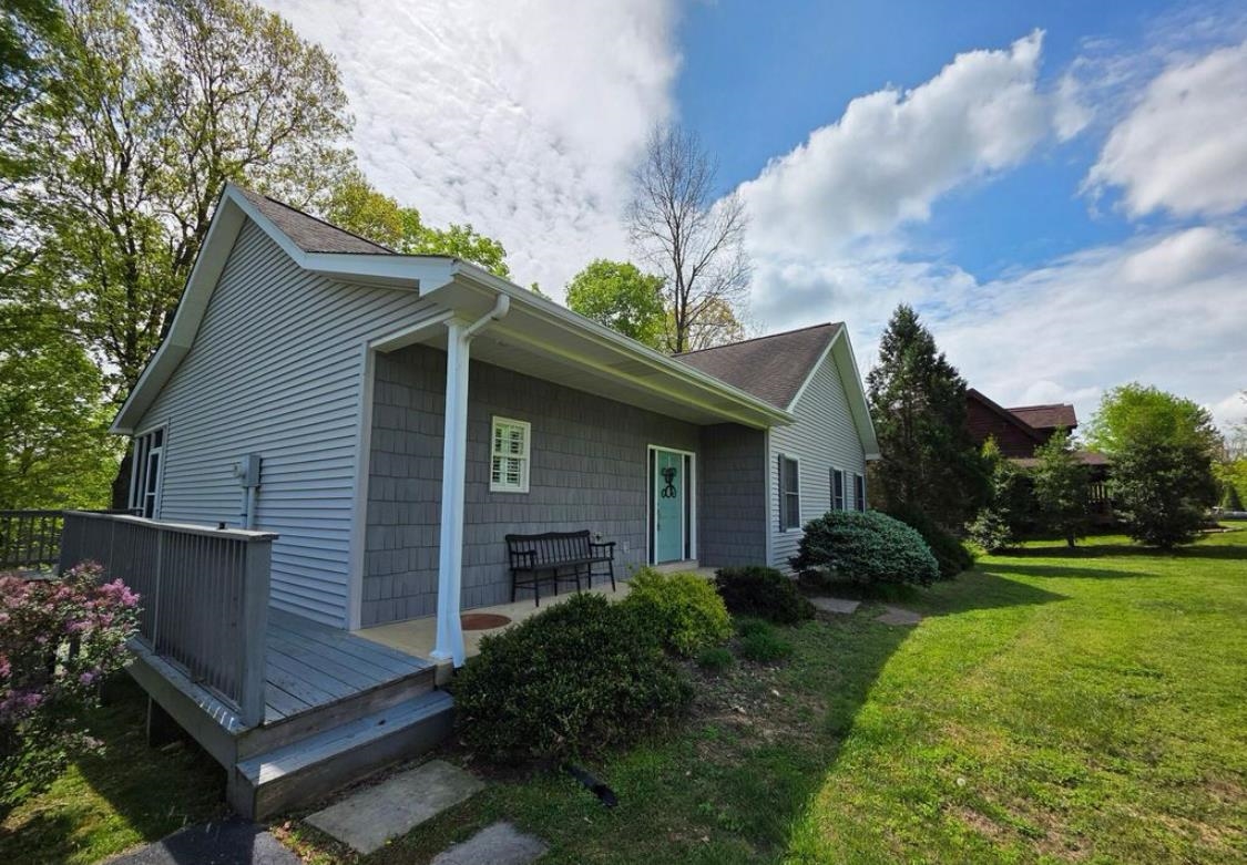 908 Patriots Landing Ln, Falls of Rough, Kentucky 40119, 3 Bedrooms Bedrooms, ,3 BathroomsBathrooms,Single Family Residence,For Sale,Patriots Landing Ln,92148