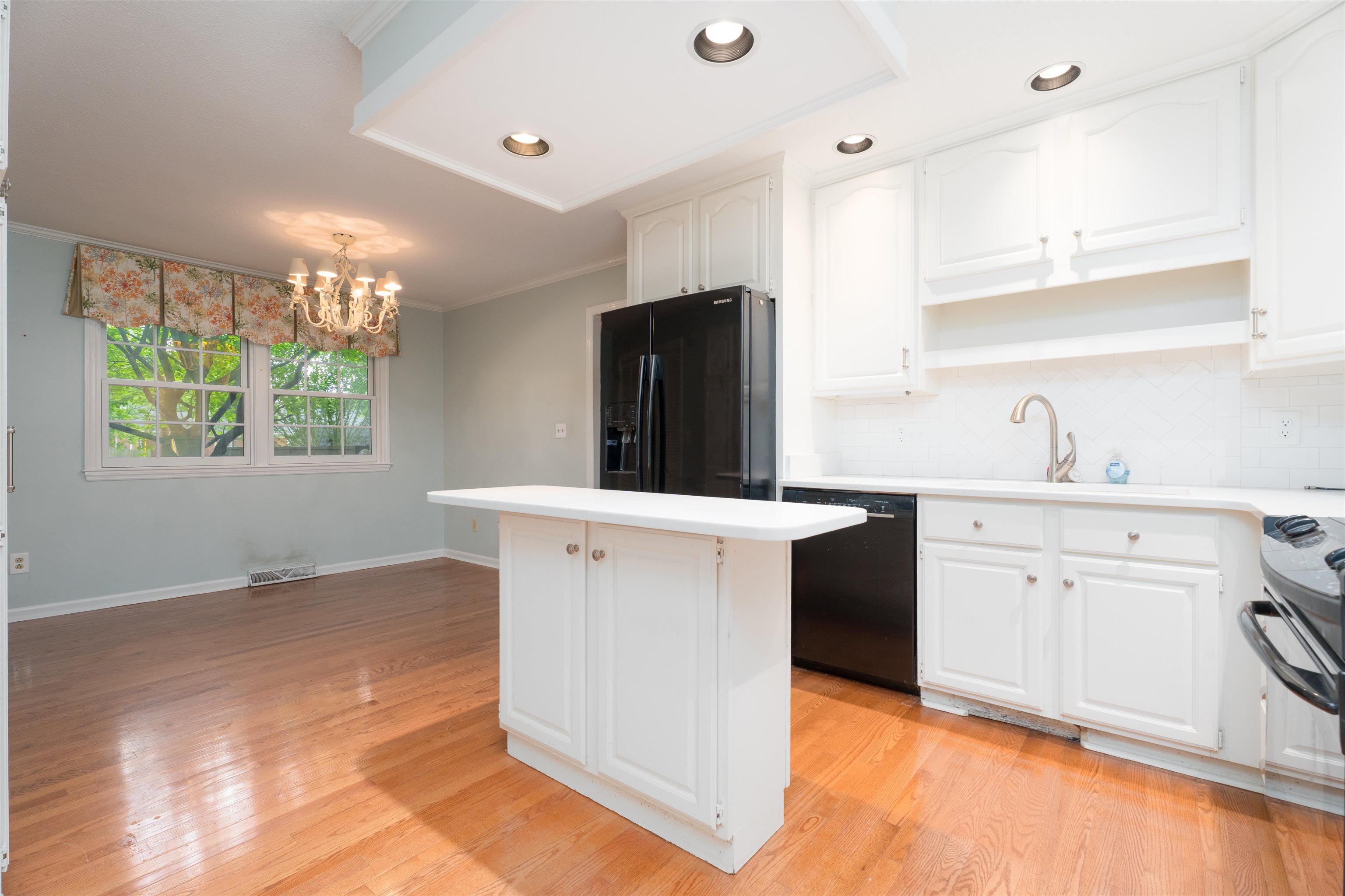 3601 Royal Drive, Owensboro, Kentucky 42301, 4 Bedrooms Bedrooms, ,2 BathroomsBathrooms,Single Family Residence,For Sale,Royal Drive,92157