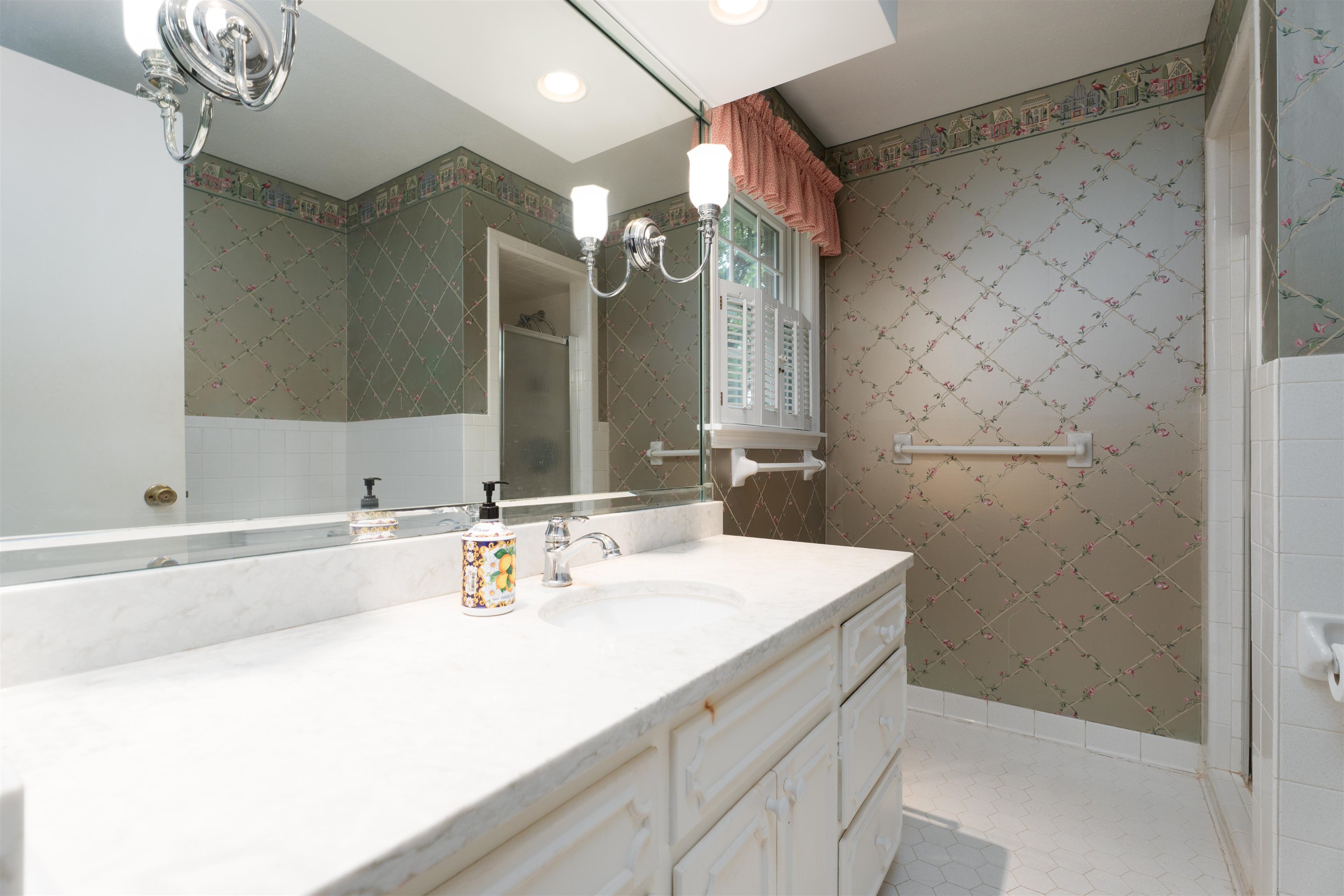 3601 Royal Drive, Owensboro, Kentucky 42301, 4 Bedrooms Bedrooms, ,2 BathroomsBathrooms,Single Family Residence,For Sale,Royal Drive,92157