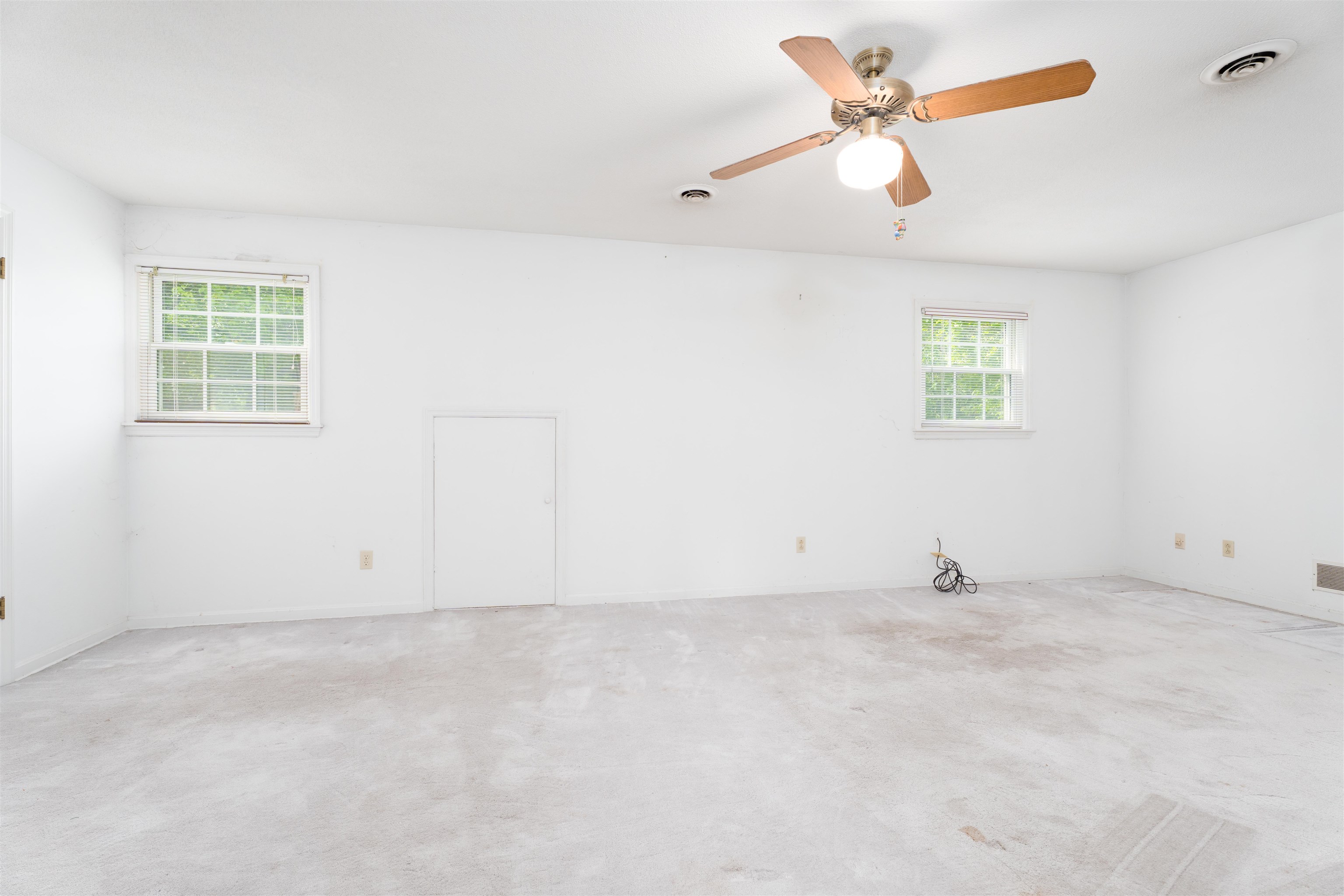 3601 Royal Drive, Owensboro, Kentucky 42301, 4 Bedrooms Bedrooms, ,2 BathroomsBathrooms,Single Family Residence,For Sale,Royal Drive,92157