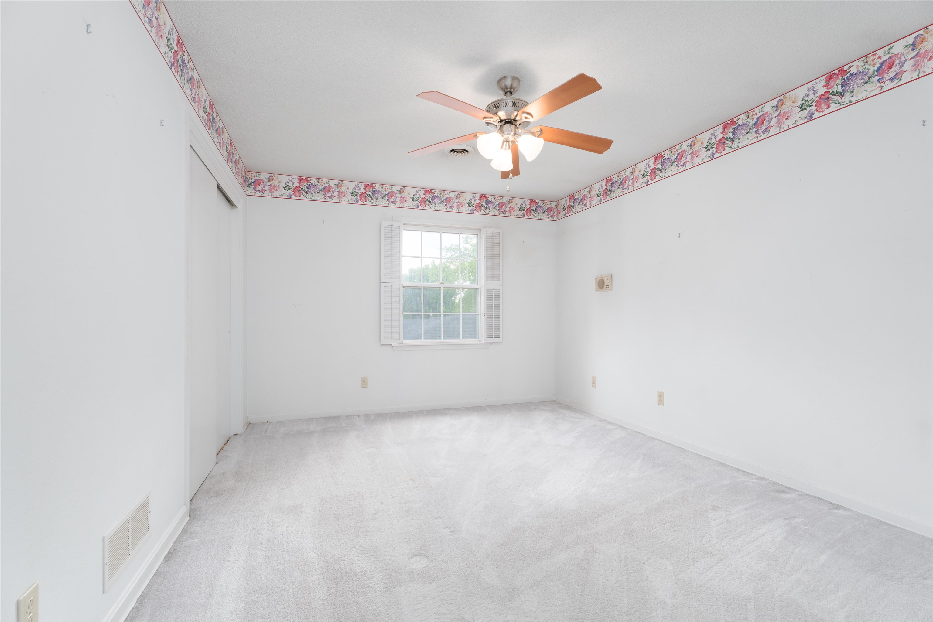 3601 Royal Drive, Owensboro, Kentucky 42301, 4 Bedrooms Bedrooms, ,2 BathroomsBathrooms,Single Family Residence,For Sale,Royal Drive,92157