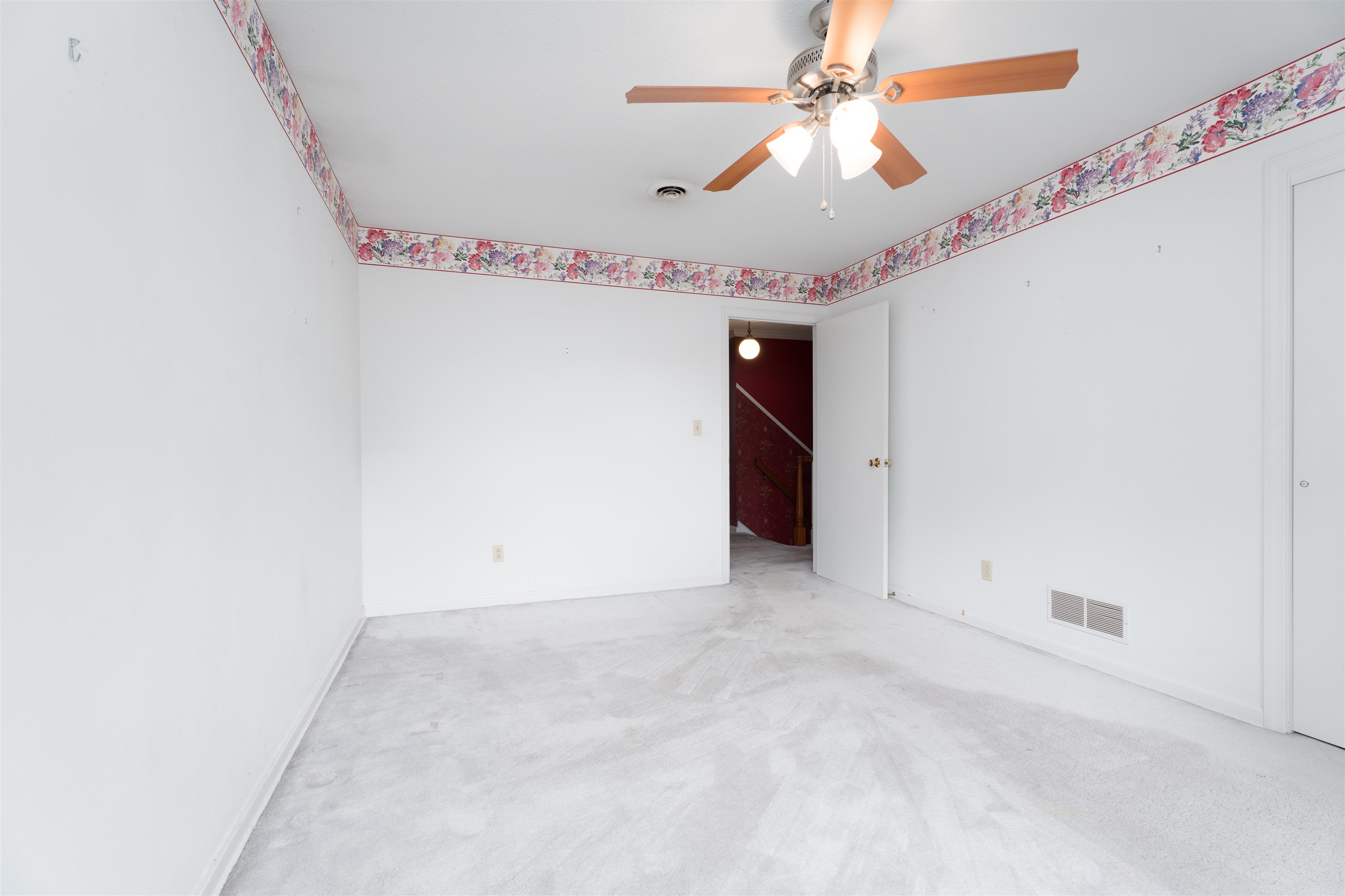 3601 Royal Drive, Owensboro, Kentucky 42301, 4 Bedrooms Bedrooms, ,2 BathroomsBathrooms,Single Family Residence,For Sale,Royal Drive,92157