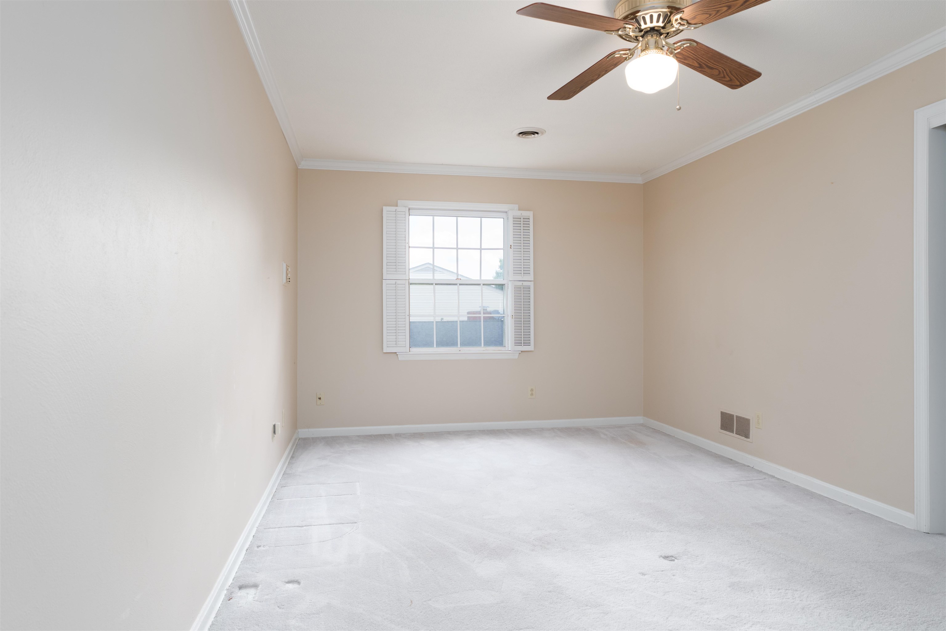 3601 Royal Drive, Owensboro, Kentucky 42301, 4 Bedrooms Bedrooms, ,2 BathroomsBathrooms,Single Family Residence,For Sale,Royal Drive,92157