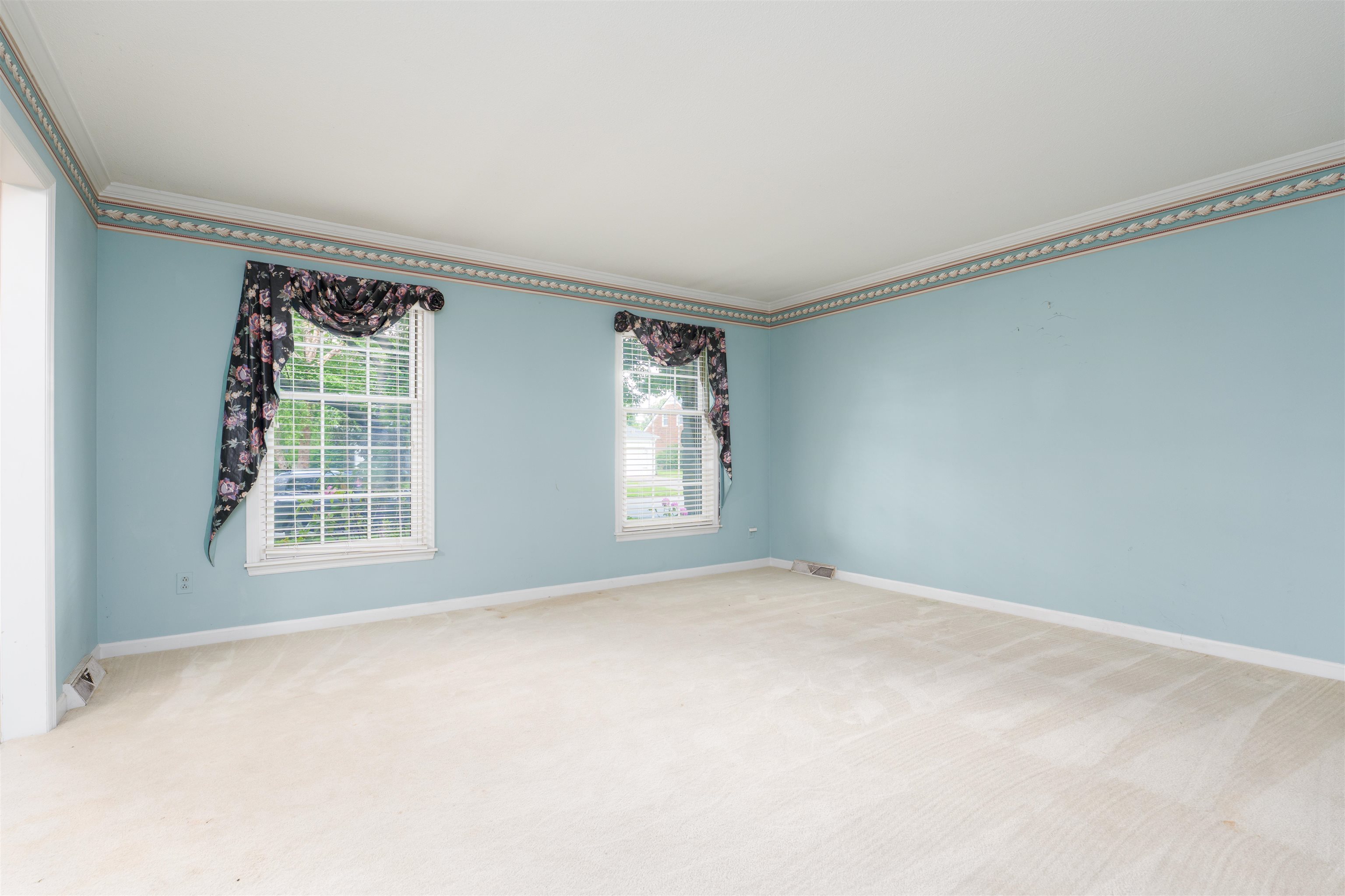 3601 Royal Drive, Owensboro, Kentucky 42301, 4 Bedrooms Bedrooms, ,2 BathroomsBathrooms,Single Family Residence,For Sale,Royal Drive,92157