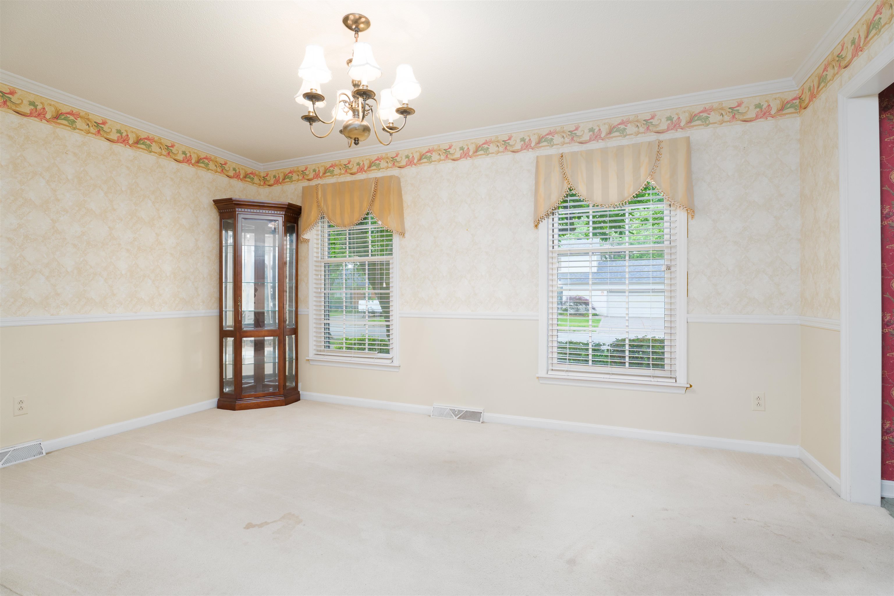 3601 Royal Drive, Owensboro, Kentucky 42301, 4 Bedrooms Bedrooms, ,2 BathroomsBathrooms,Single Family Residence,For Sale,Royal Drive,92157
