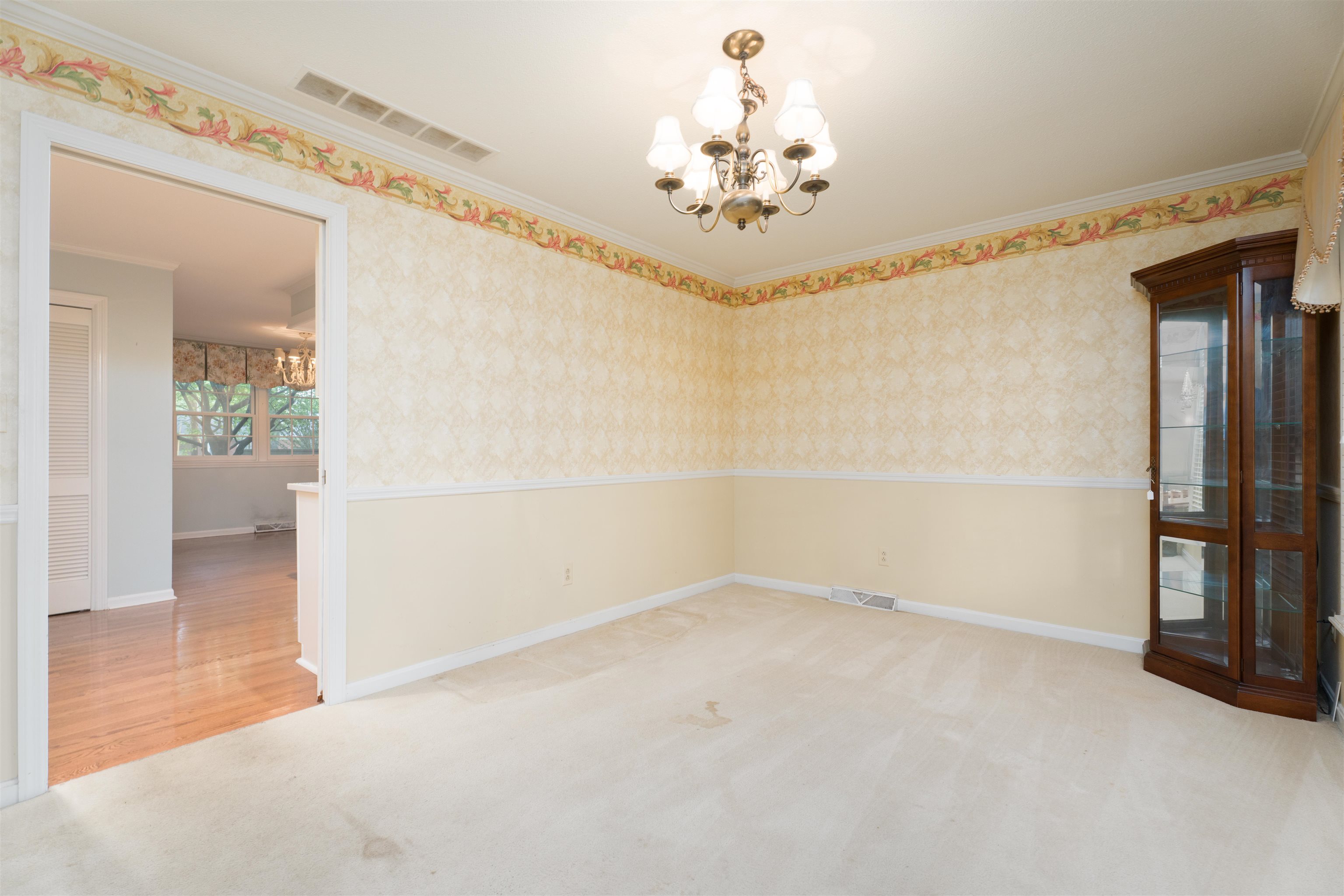 3601 Royal Drive, Owensboro, Kentucky 42301, 4 Bedrooms Bedrooms, ,2 BathroomsBathrooms,Single Family Residence,For Sale,Royal Drive,92157