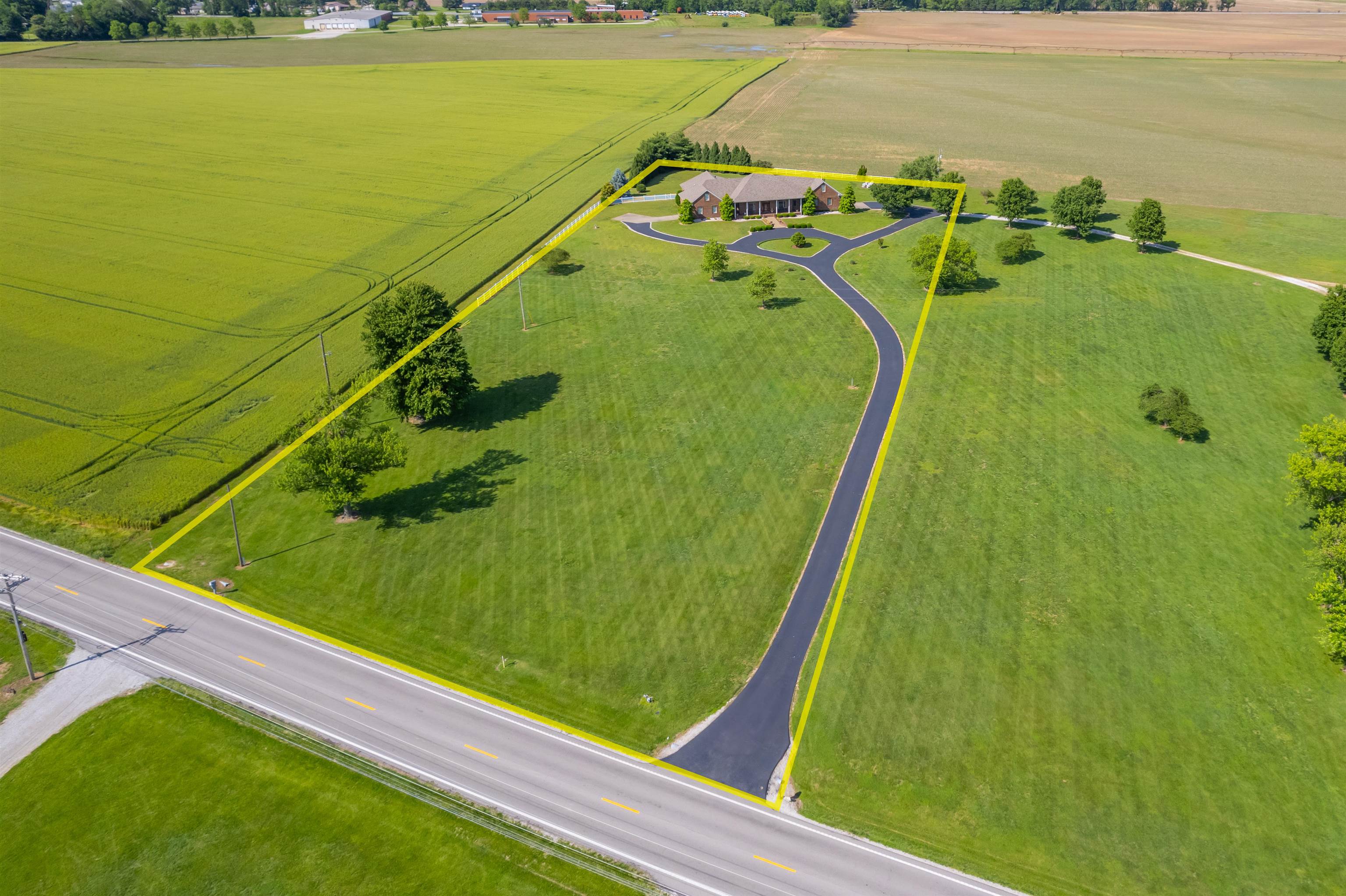 7271 US Hwy 60, Owensboro, Kentucky 42301, 4 Bedrooms Bedrooms, ,4 BathroomsBathrooms,Single Family Residence,For Sale,US Hwy 60,92172