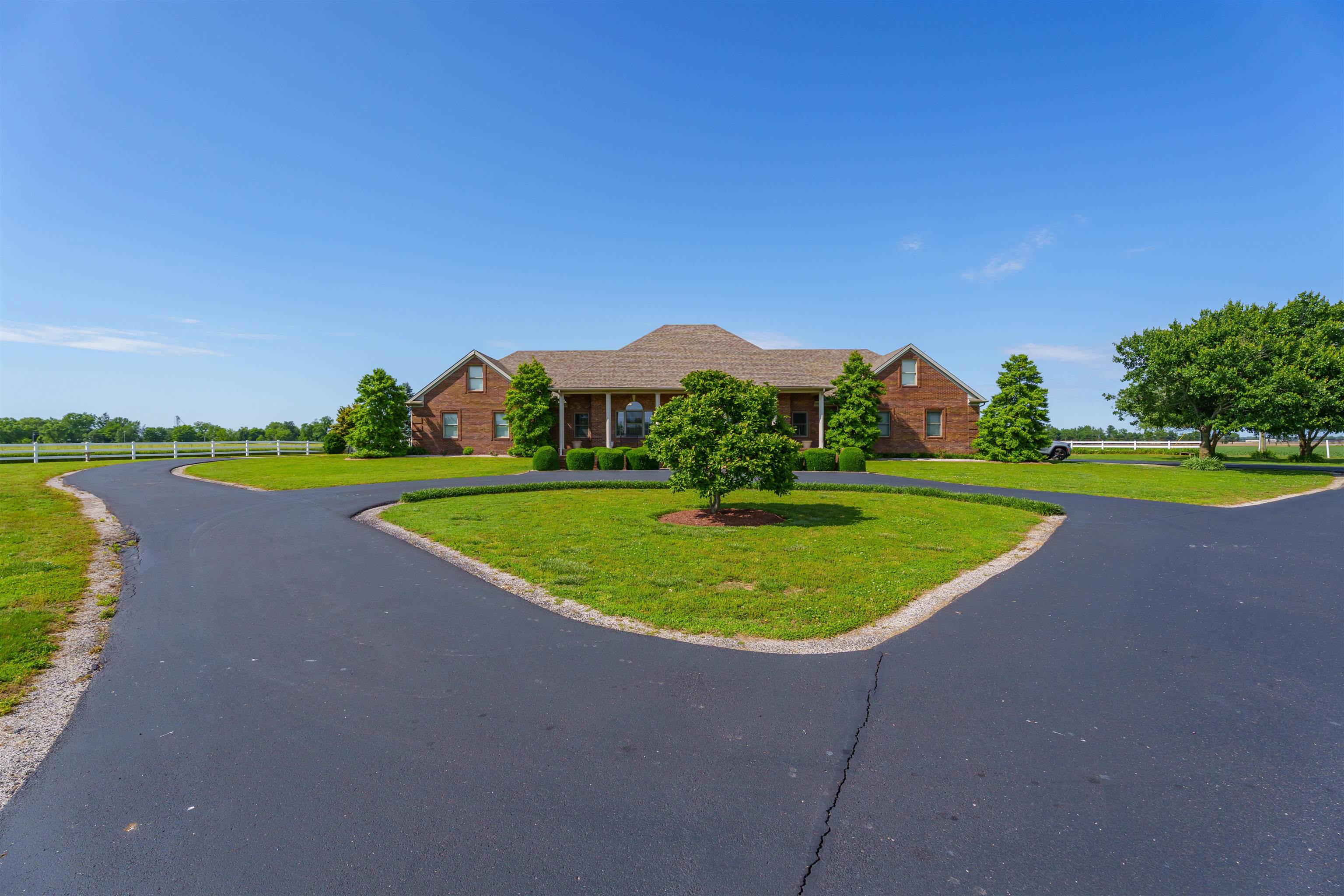 7271 US Hwy 60, Owensboro, Kentucky 42301, 4 Bedrooms Bedrooms, ,4 BathroomsBathrooms,Single Family Residence,For Sale,US Hwy 60,92172