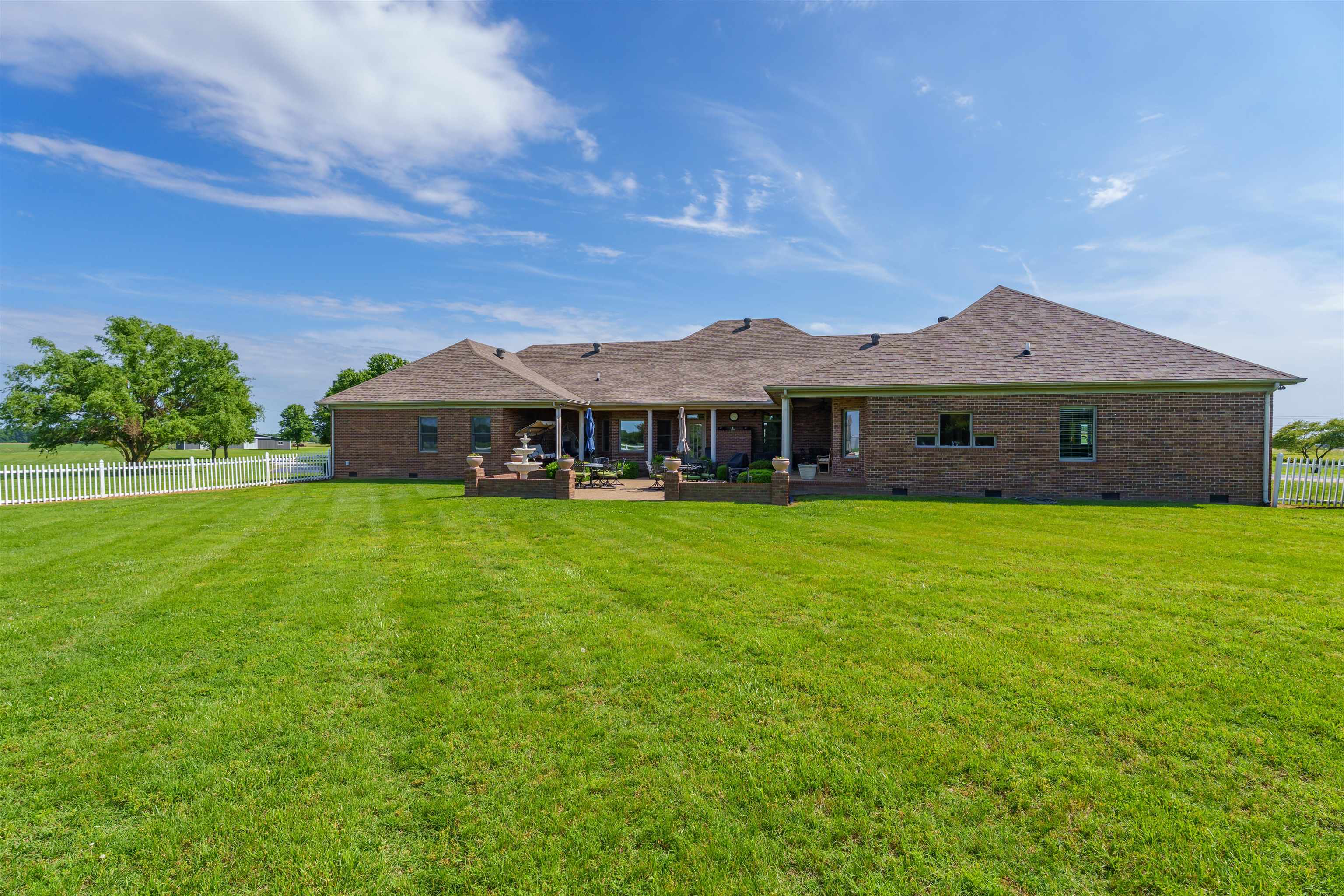7271 US Hwy 60, Owensboro, Kentucky 42301, 4 Bedrooms Bedrooms, ,4 BathroomsBathrooms,Single Family Residence,For Sale,US Hwy 60,92172