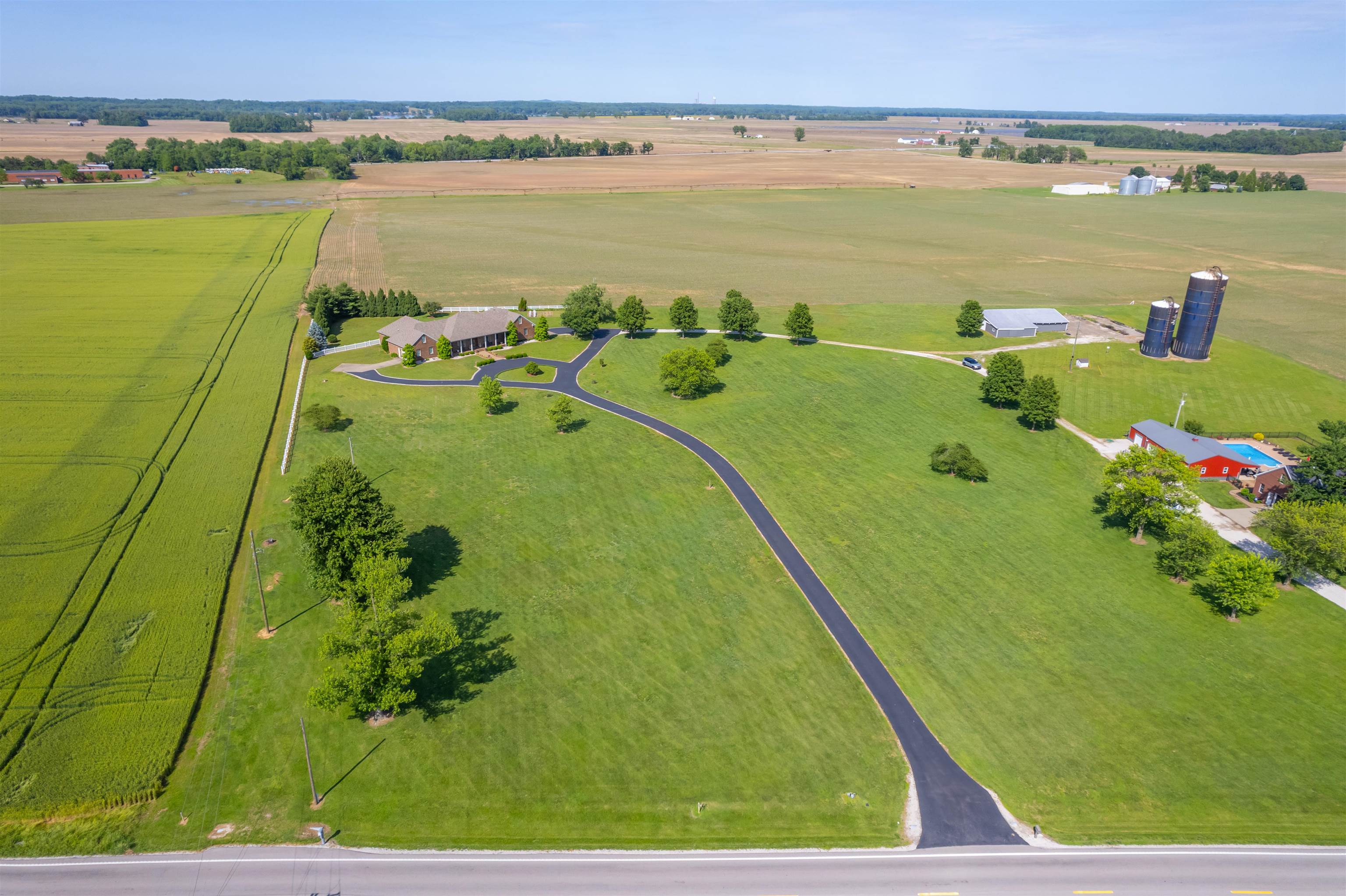 7271 US Hwy 60, Owensboro, Kentucky 42301, 4 Bedrooms Bedrooms, ,4 BathroomsBathrooms,Single Family Residence,For Sale,US Hwy 60,92172