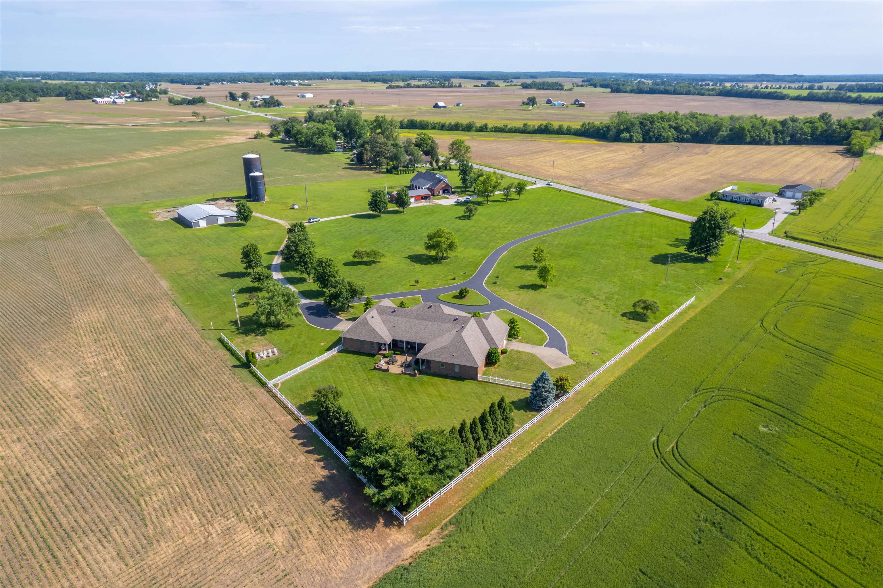7271 US Hwy 60, Owensboro, Kentucky 42301, 4 Bedrooms Bedrooms, ,4 BathroomsBathrooms,Single Family Residence,For Sale,US Hwy 60,92172