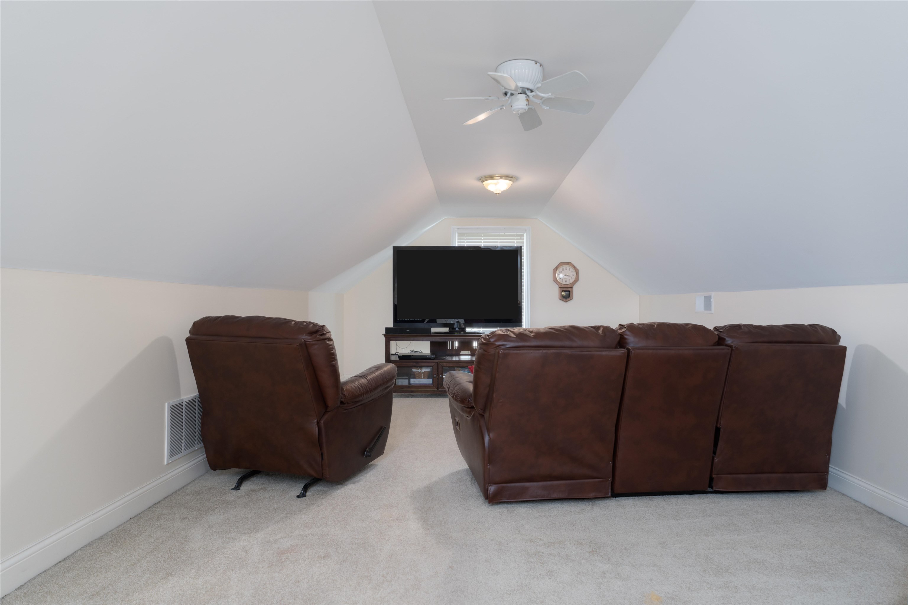 7271 US Hwy 60, Owensboro, Kentucky 42301, 4 Bedrooms Bedrooms, ,4 BathroomsBathrooms,Single Family Residence,For Sale,US Hwy 60,92172