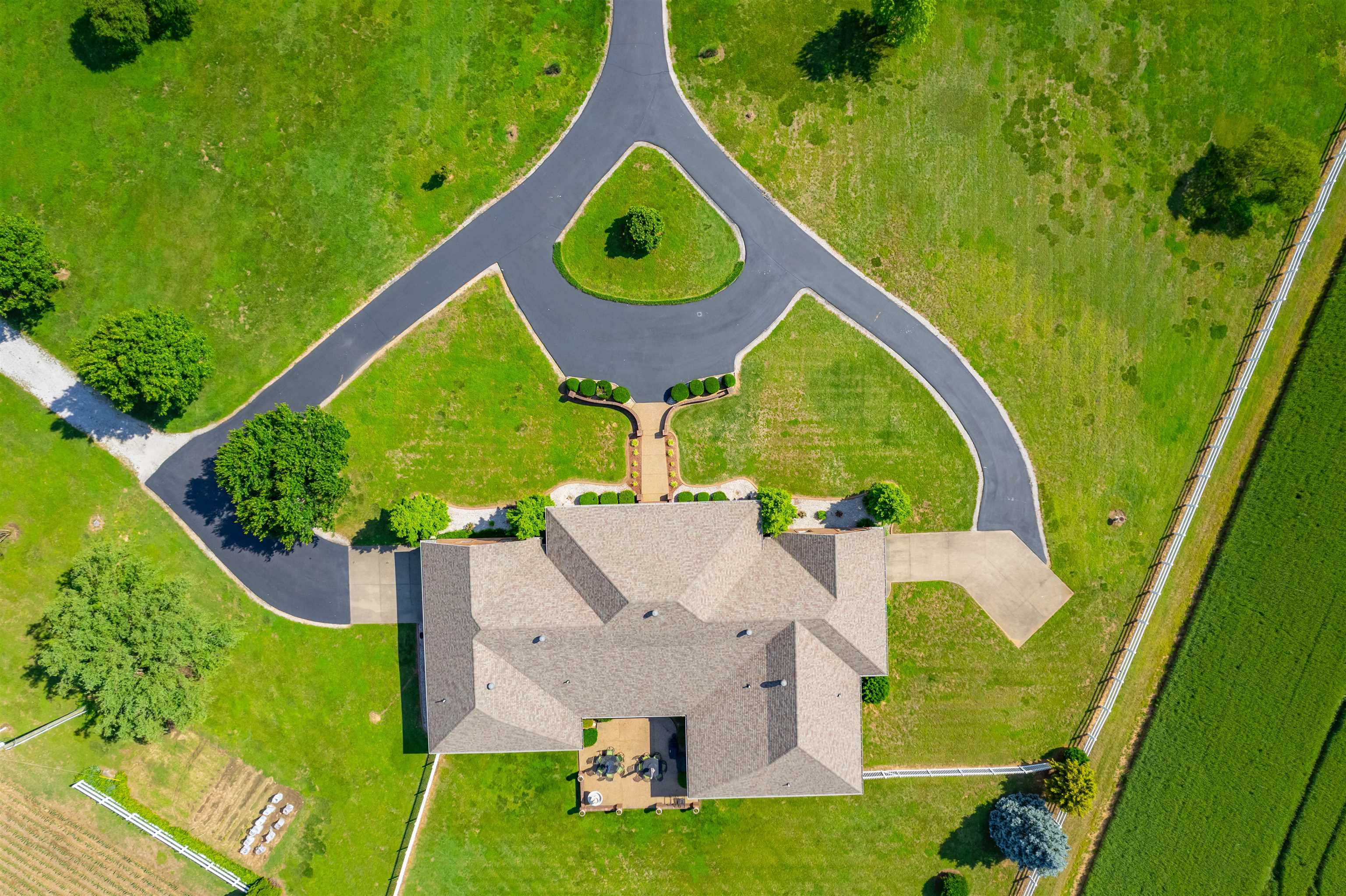 7271 US Hwy 60, Owensboro, Kentucky 42301, 4 Bedrooms Bedrooms, ,4 BathroomsBathrooms,Single Family Residence,For Sale,US Hwy 60,92172