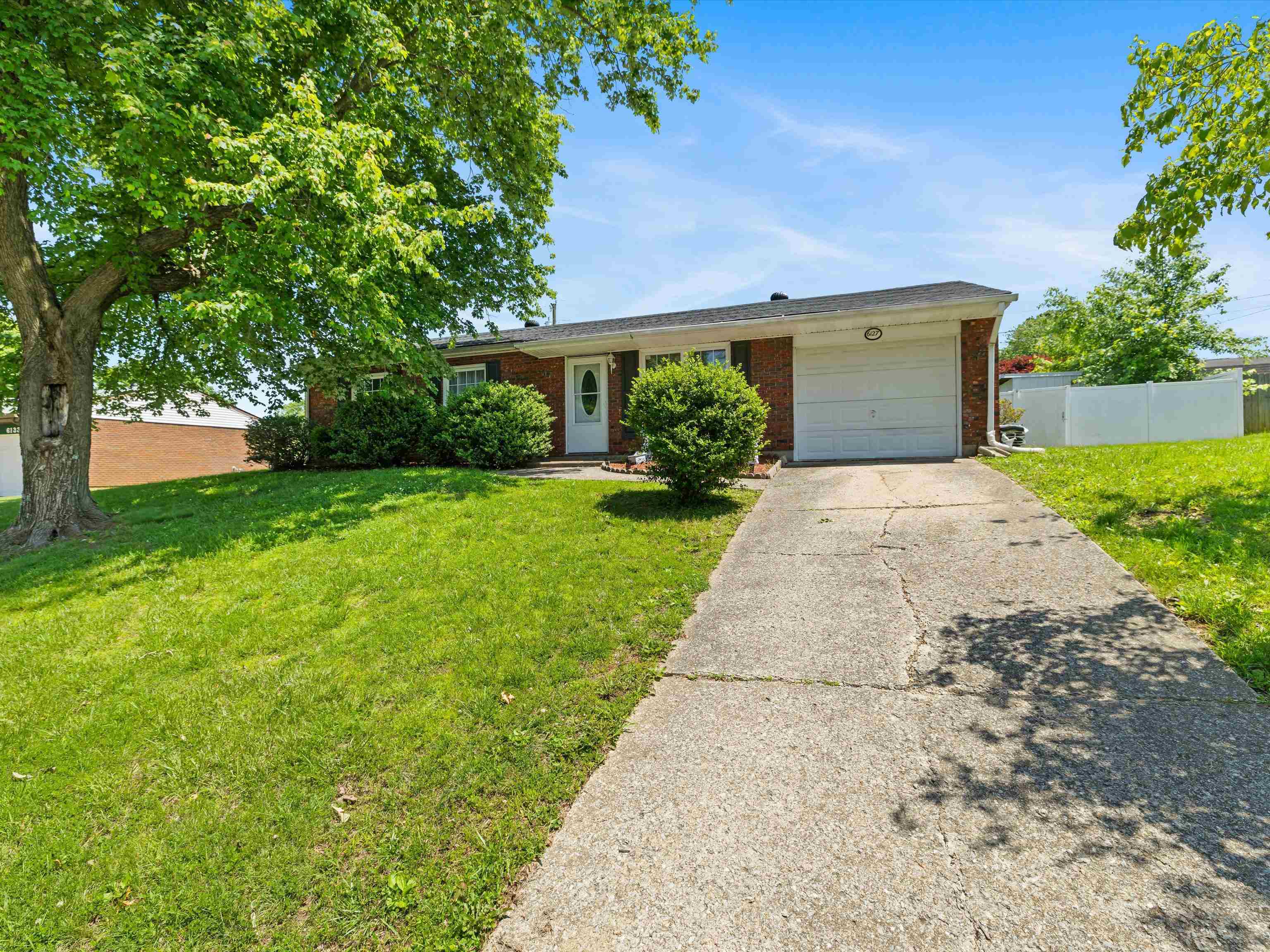 6127 Sutter Loop East, Owensboro, Kentucky 42303, 4 Bedrooms Bedrooms, ,1 BathroomBathrooms,Single Family Residence,For Sale,Sutter Loop East,92176
