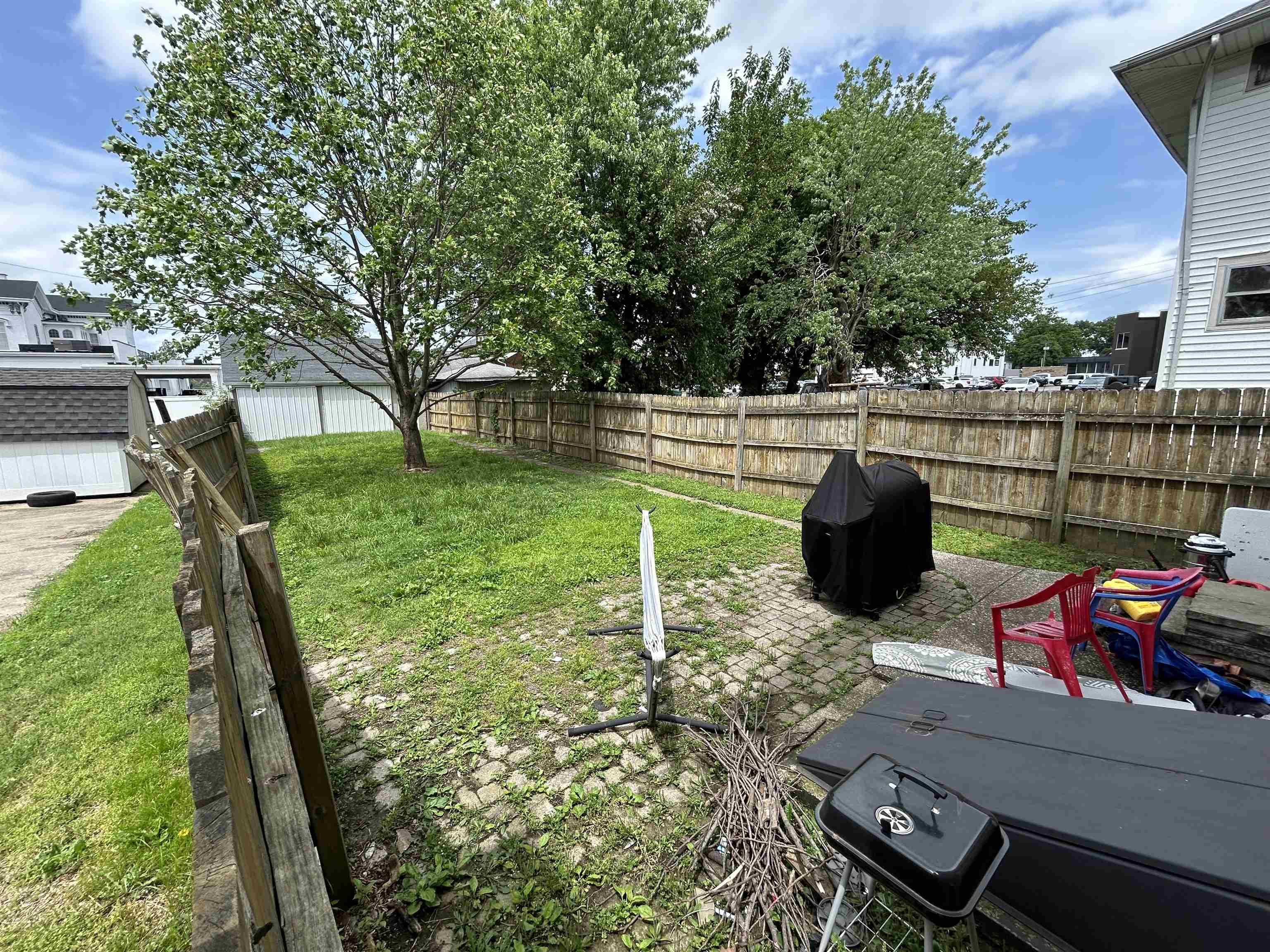411 7th Street, Owensboro, Kentucky 42301, 3 Bedrooms Bedrooms, ,2 BathroomsBathrooms,Single Family Residence,For Sale,7th Street,92180