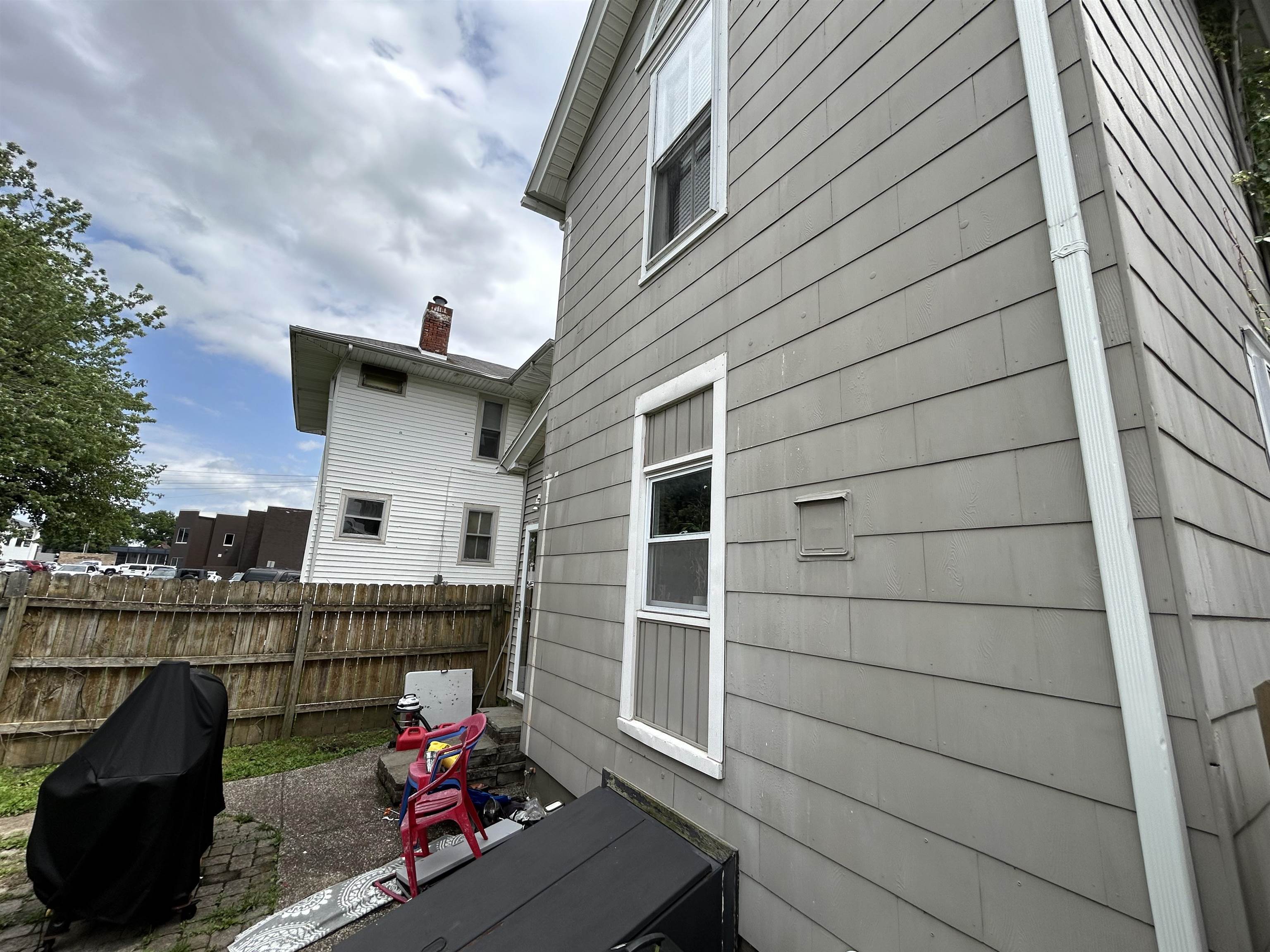 411 7th Street, Owensboro, Kentucky 42301, 3 Bedrooms Bedrooms, ,2 BathroomsBathrooms,Single Family Residence,For Sale,7th Street,92180