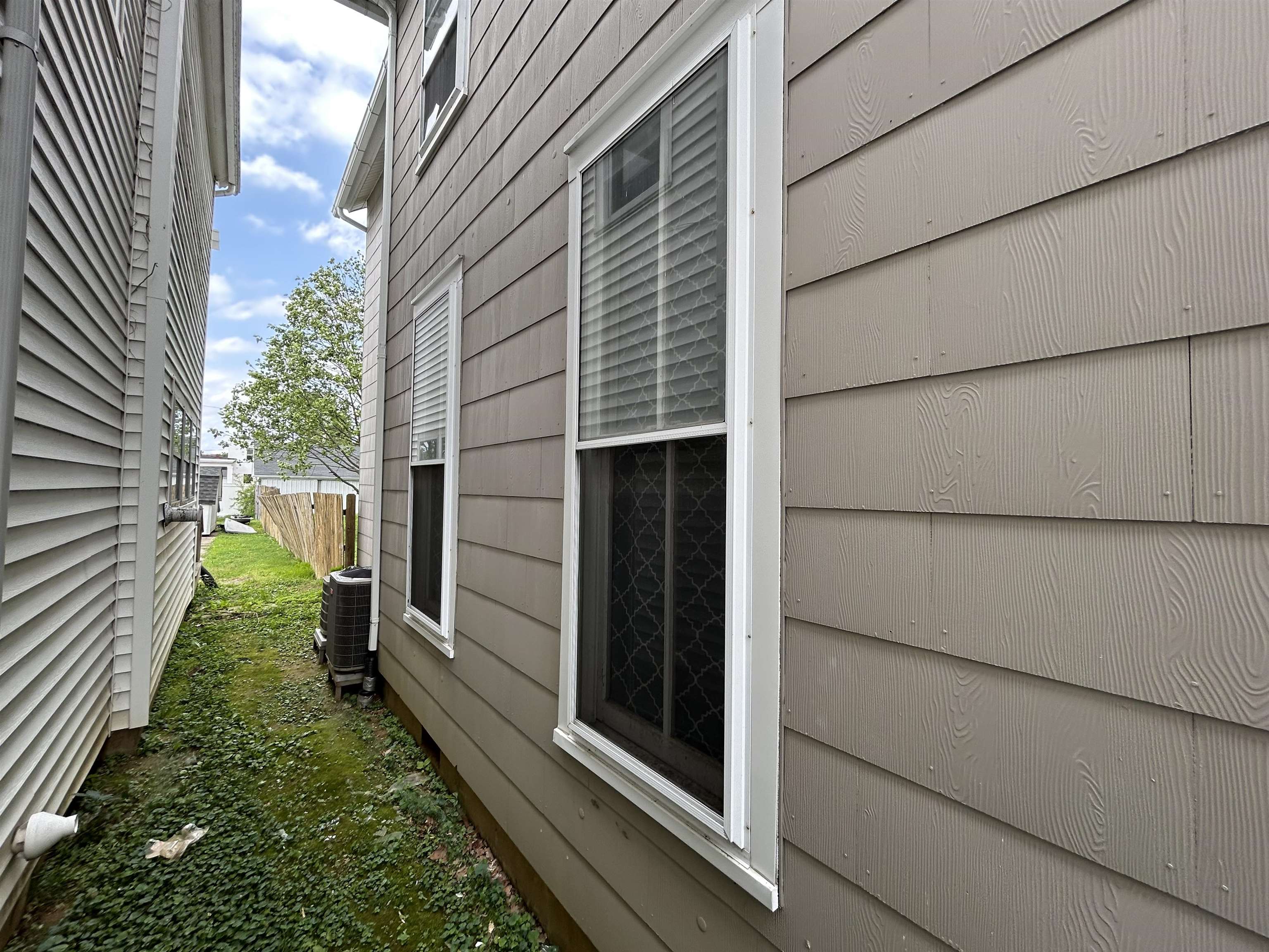 411 7th Street, Owensboro, Kentucky 42301, 3 Bedrooms Bedrooms, ,2 BathroomsBathrooms,Single Family Residence,For Sale,7th Street,92180