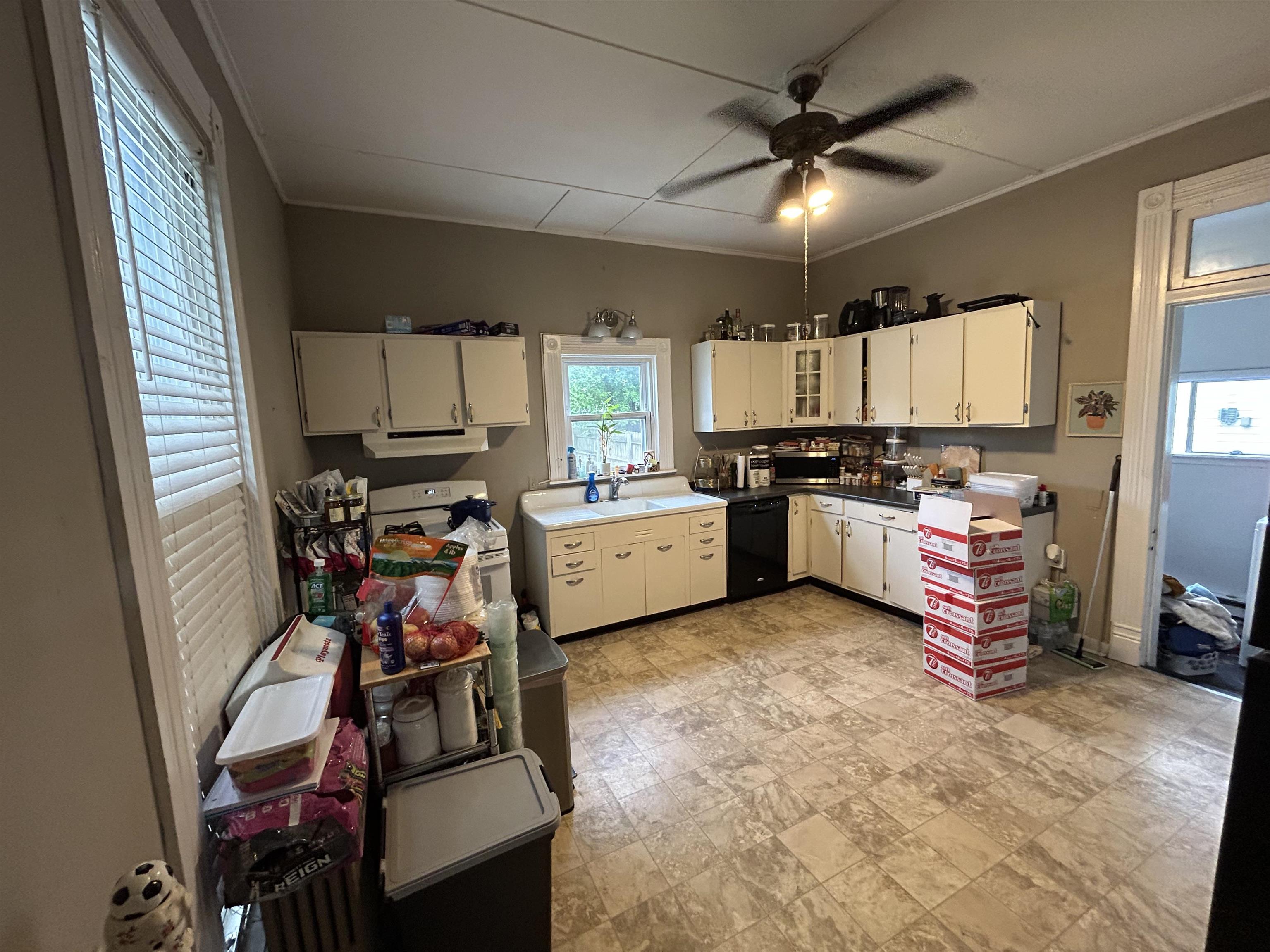 411 7th Street, Owensboro, Kentucky 42301, 3 Bedrooms Bedrooms, ,2 BathroomsBathrooms,Single Family Residence,For Sale,7th Street,92180
