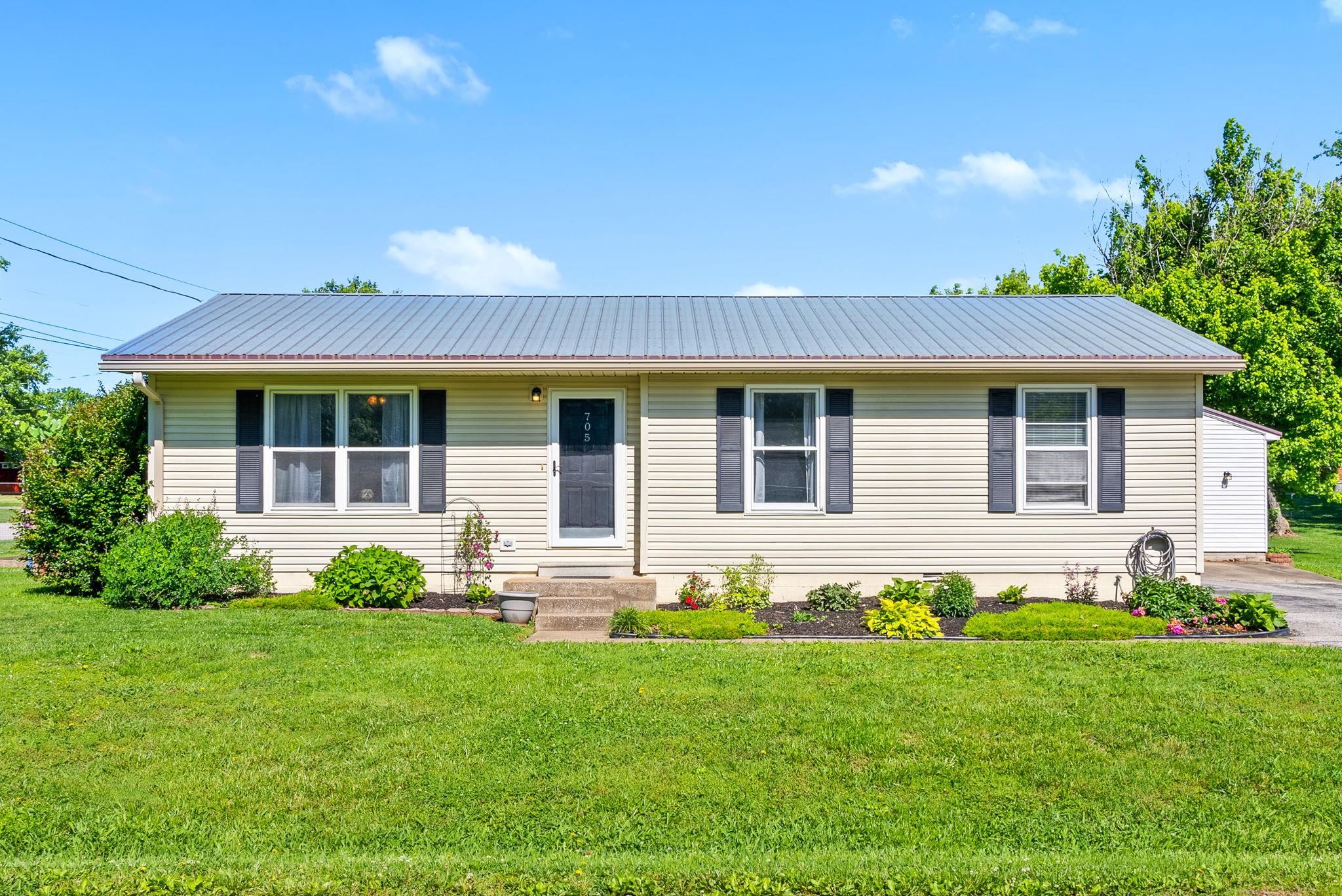 705 Pineridge Drive, Hopkinsville, Kentucky 42240, 4 Bedrooms Bedrooms, ,2 BathroomsBathrooms,Single Family Residence,For Sale,Pineridge Drive,92194