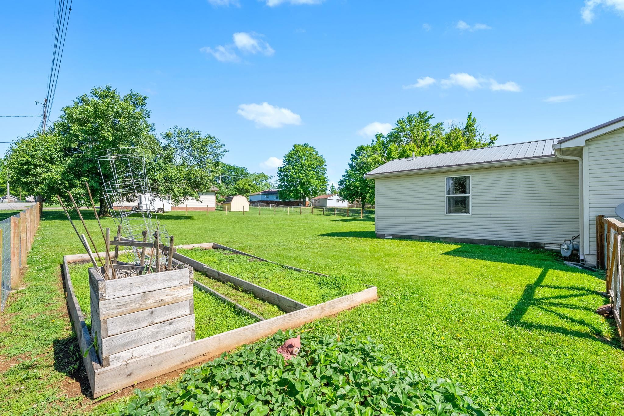 705 Pineridge Drive, Hopkinsville, Kentucky 42240, 4 Bedrooms Bedrooms, ,2 BathroomsBathrooms,Single Family Residence,For Sale,Pineridge Drive,92194