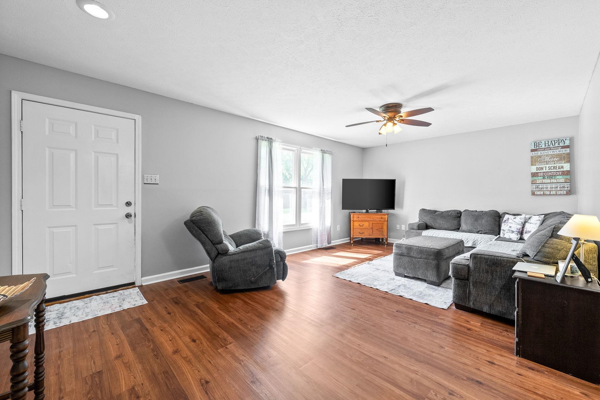705 Pineridge Drive, Hopkinsville, Kentucky 42240, 4 Bedrooms Bedrooms, ,2 BathroomsBathrooms,Single Family Residence,For Sale,Pineridge Drive,92194